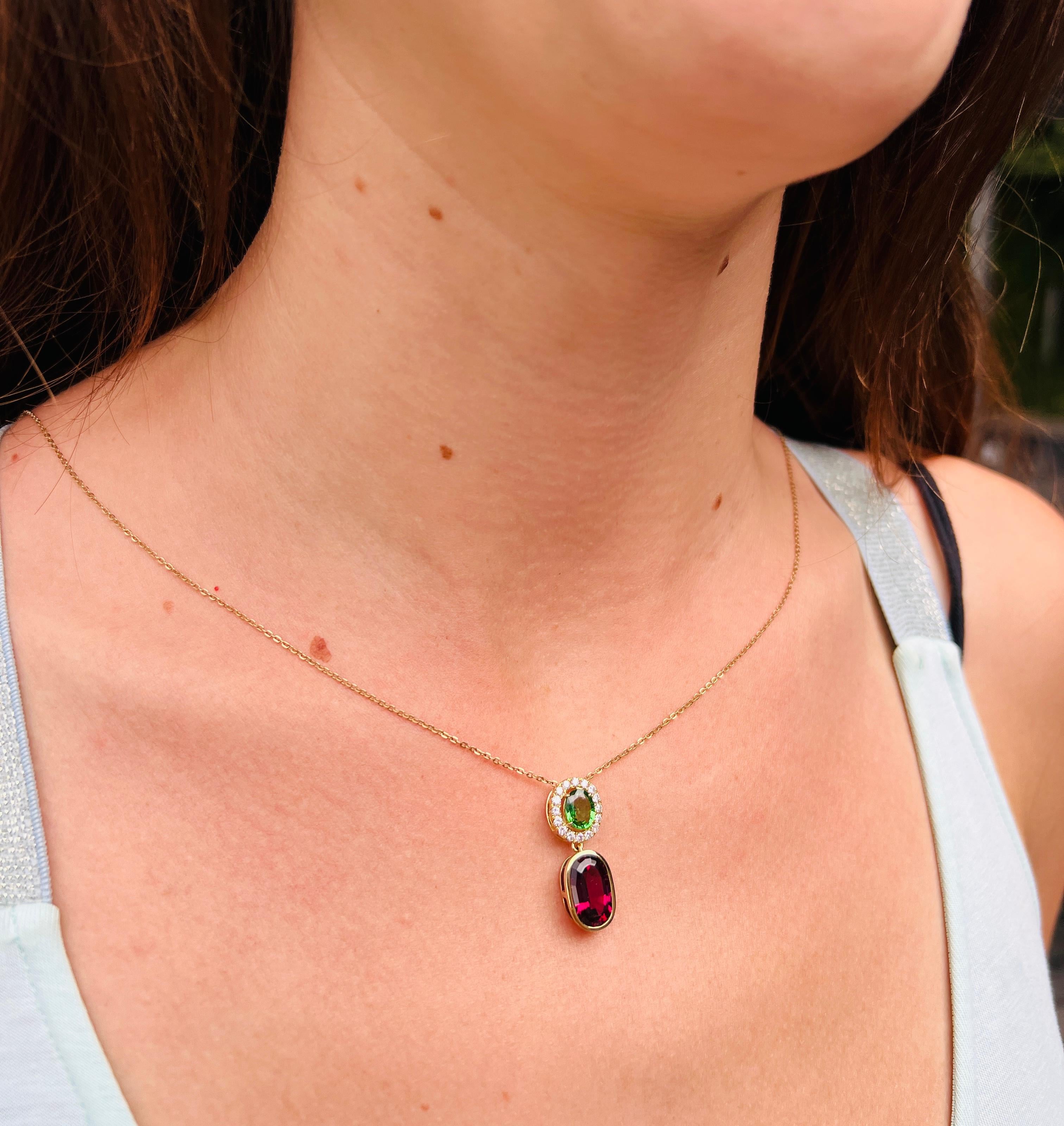Ciondolo Greene & Greene Diamonds rosso verde Combinazione così bella 5 ct 0,31 ct in vendita 11