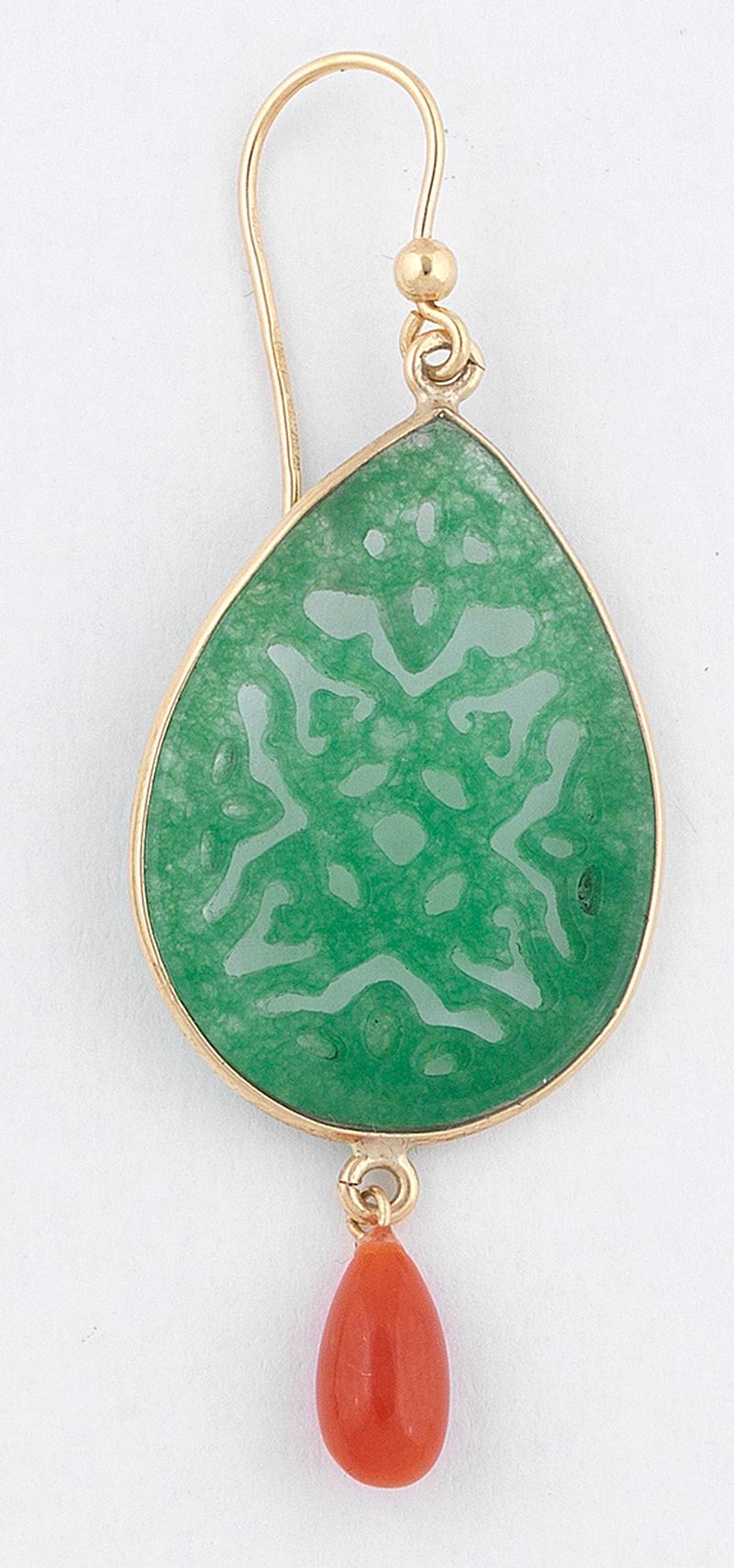 Pendant Gold Coral and Jade In New Condition In Firenze, IT