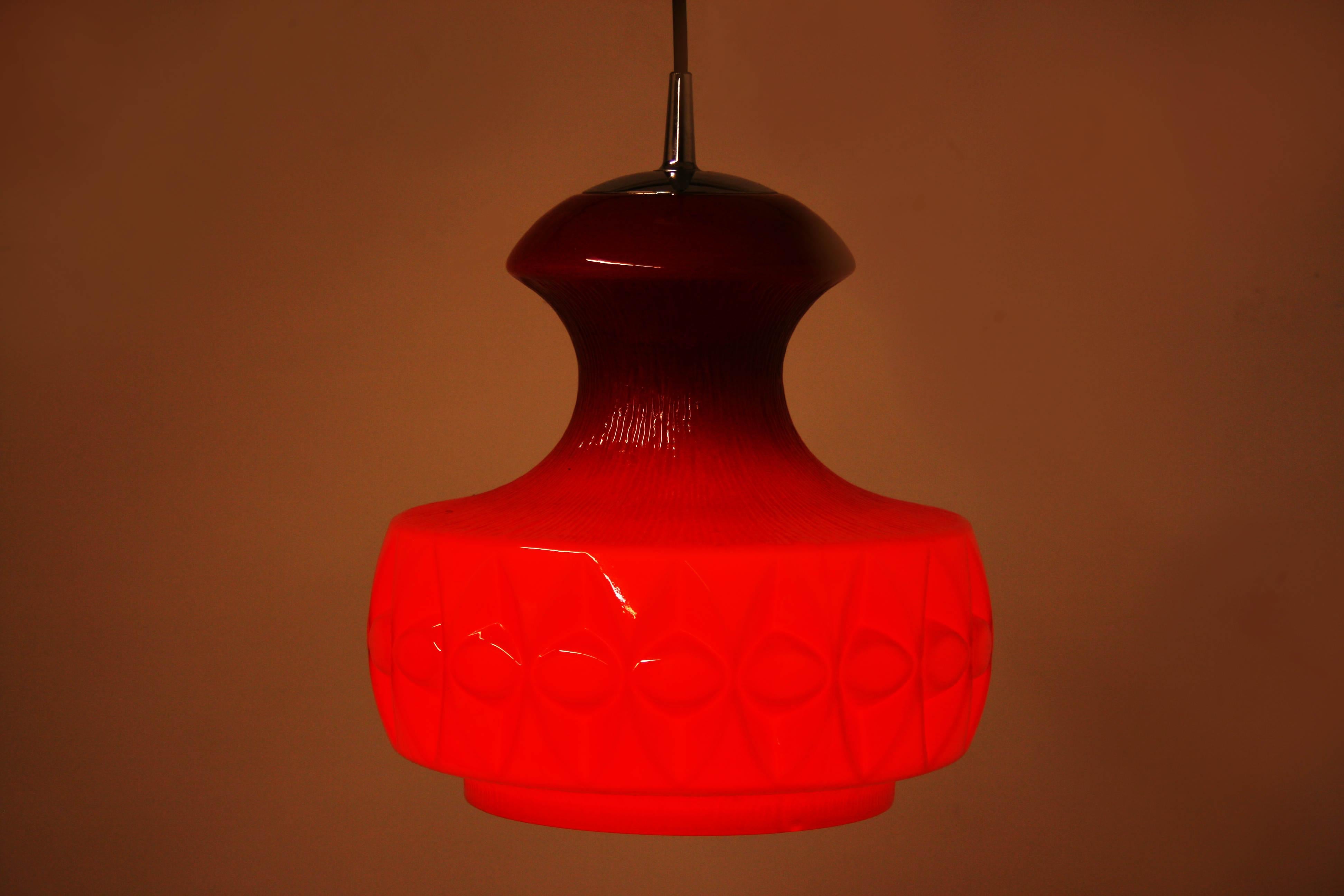 Pendant Hanging Lamp by Koch & Lowy for Peill & Putzler Red Glass of the 1970s In Good Condition In Vienna, AT