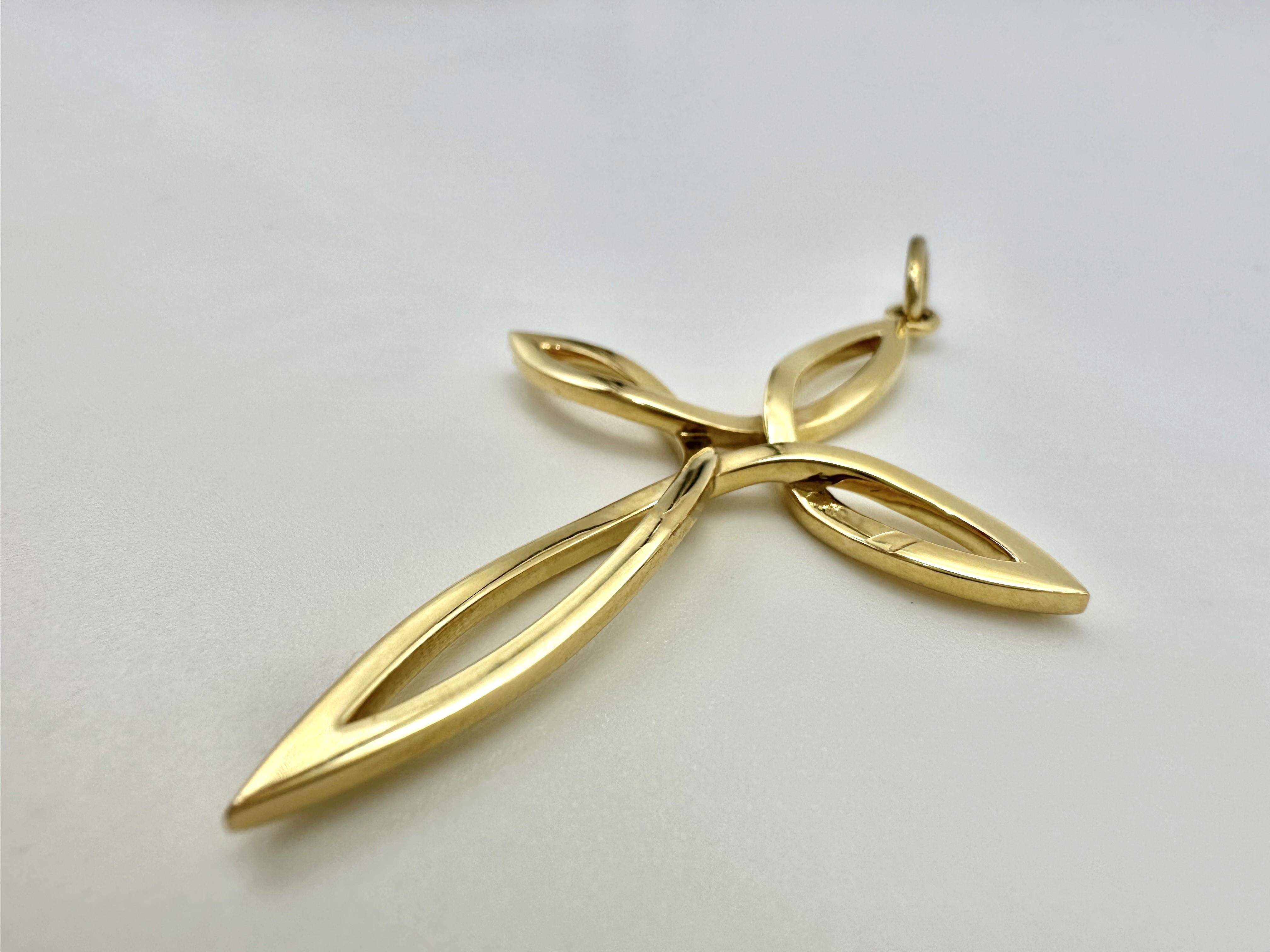 Pendant in 18K yellow gold For Sale 1