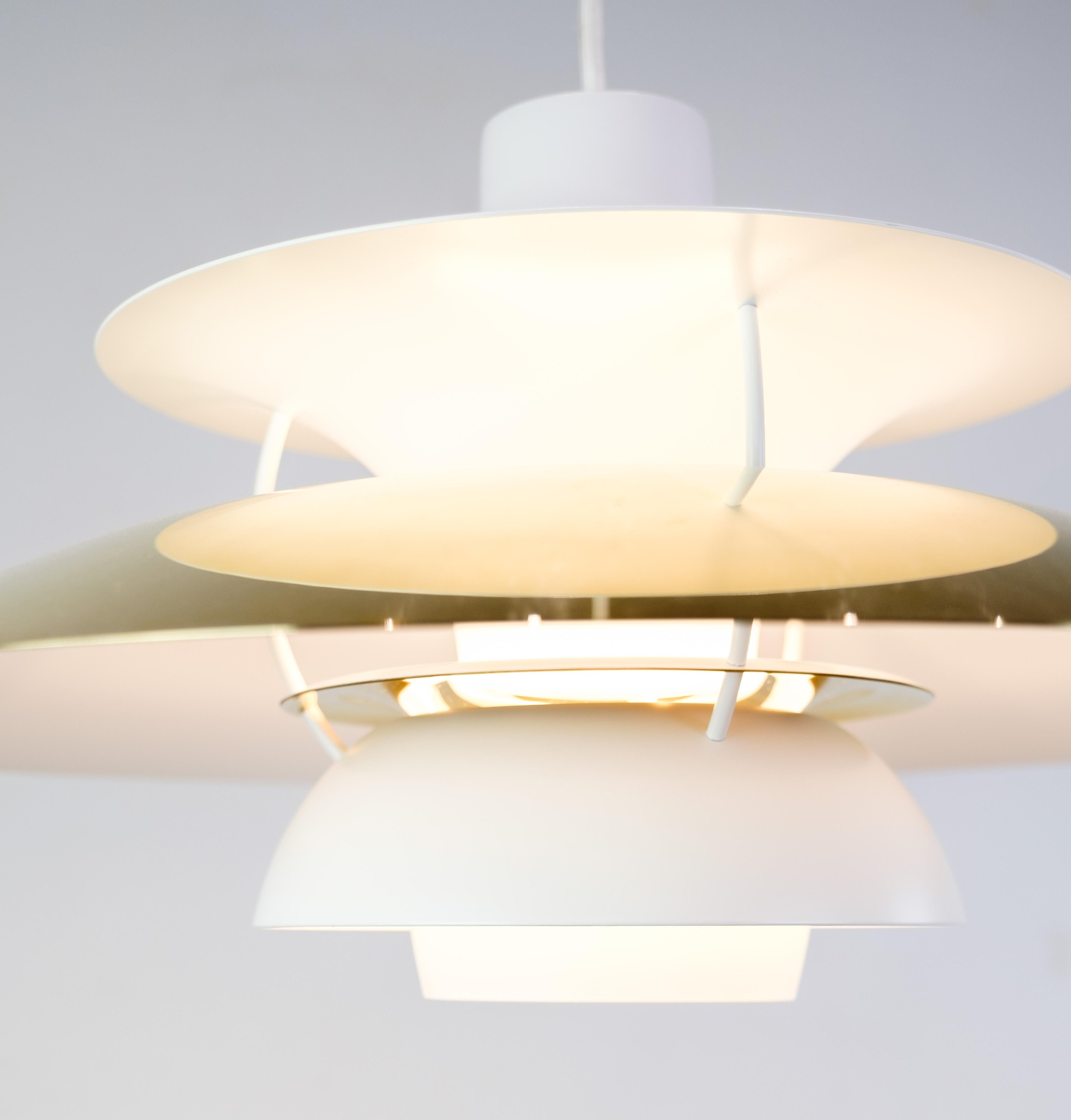 Pendentif en laiton Model No. PH5 By Poul Henningsen For Louis Poulsen en vente 2