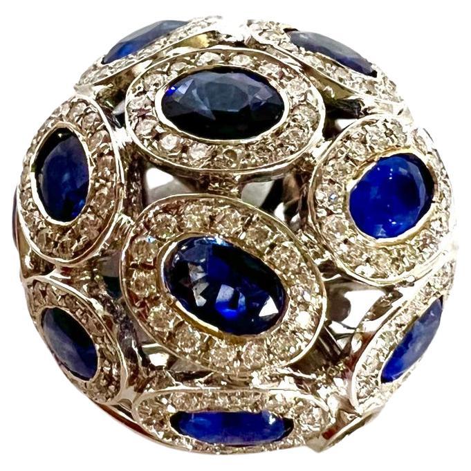 Clasp - Pendant in White Gold with Sapphires and Diamonds For Sale