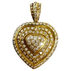 Pendant in Yellow Gold with Diamonds