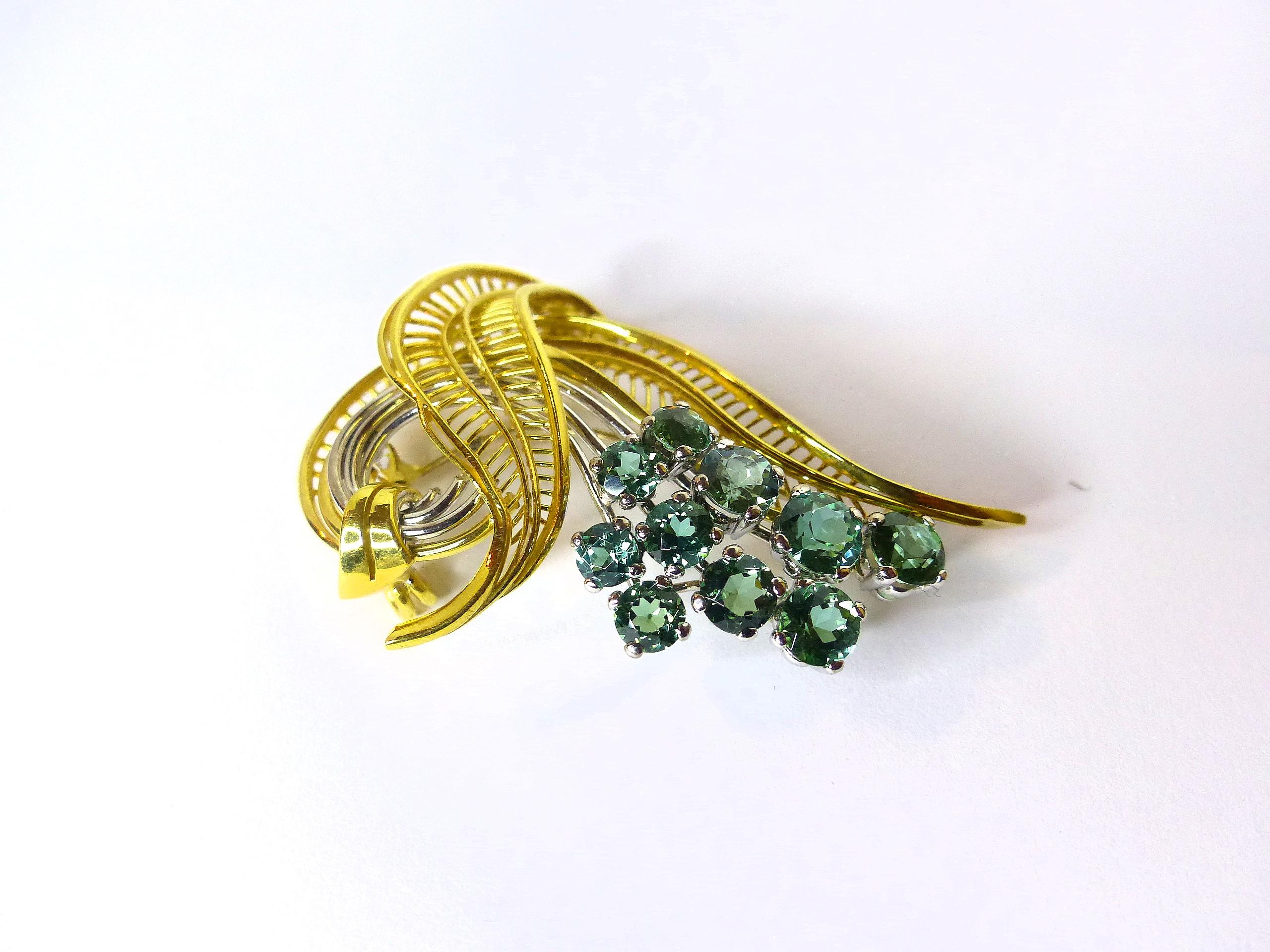 Brilliant Cut Pendant in Yellow Gold with green Tourmalines For Sale