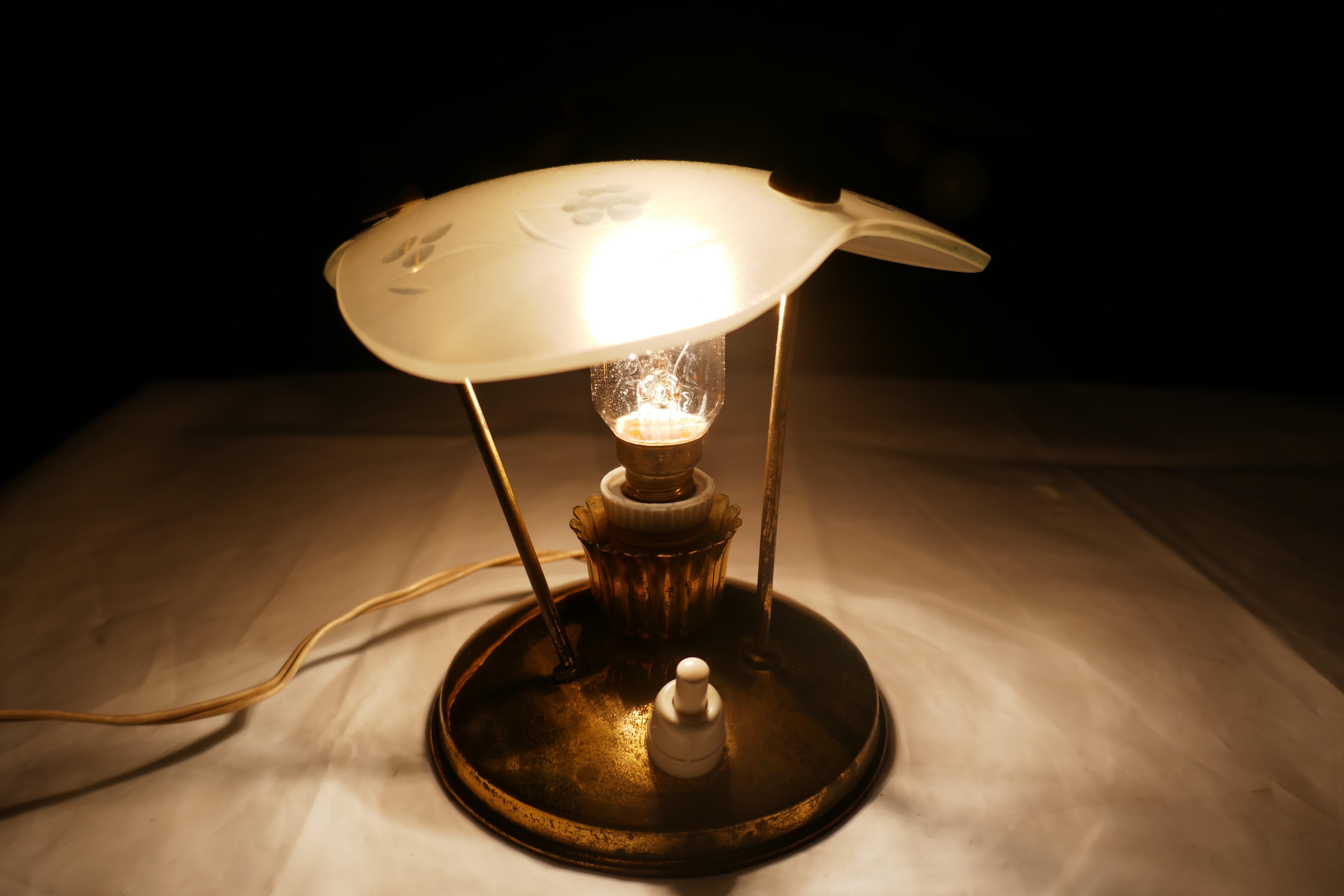 Pendant lamp and table lamp attributed to Pietro Chiesa in vendita 7