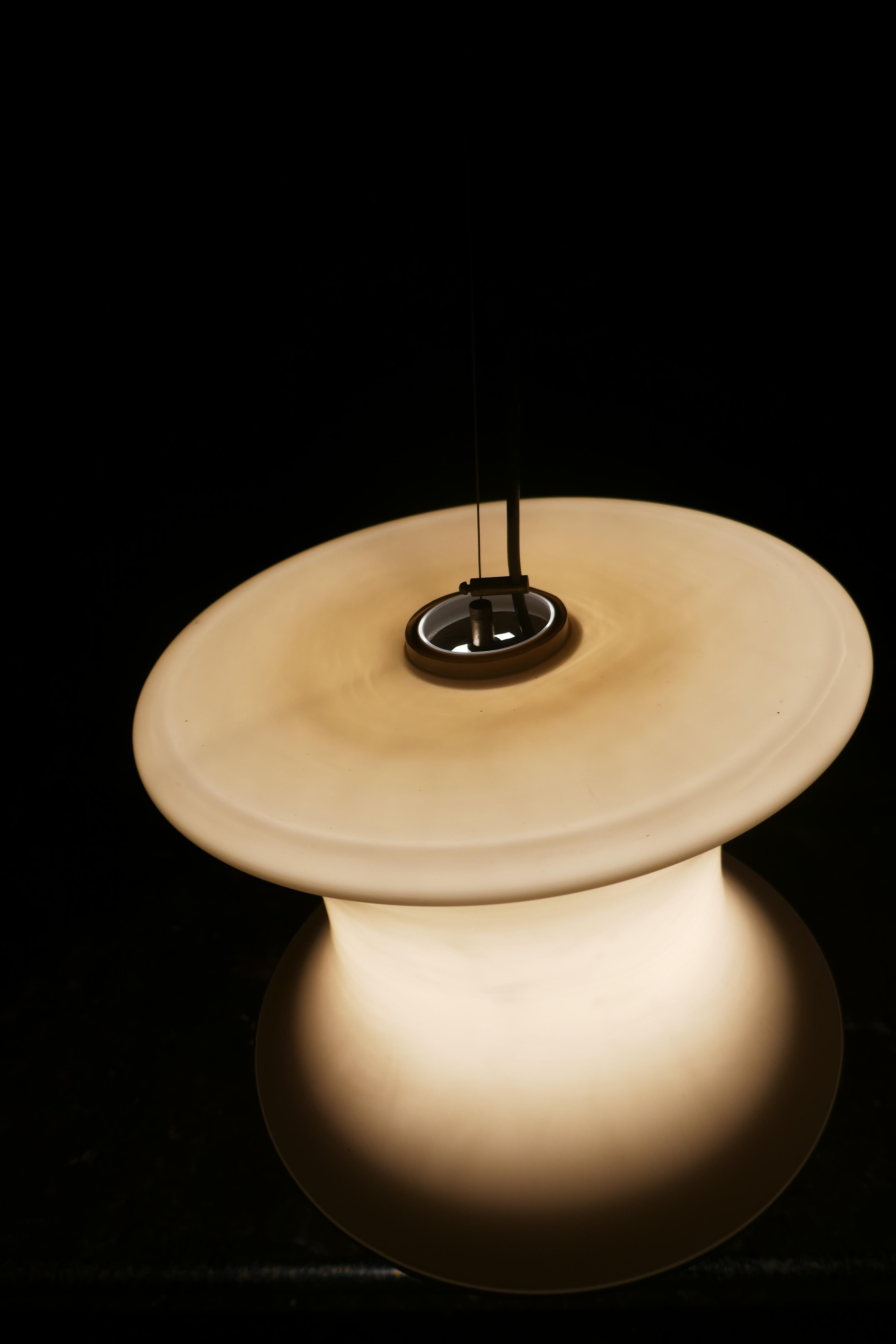 Pendant lamp attributed to Lumenform, Venini or Vistosi in vendita 4