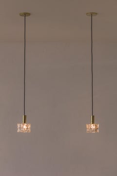 Lámpara colgante, latón y cristal prismático, diseño brasileño Lustres Pelotas, años 50