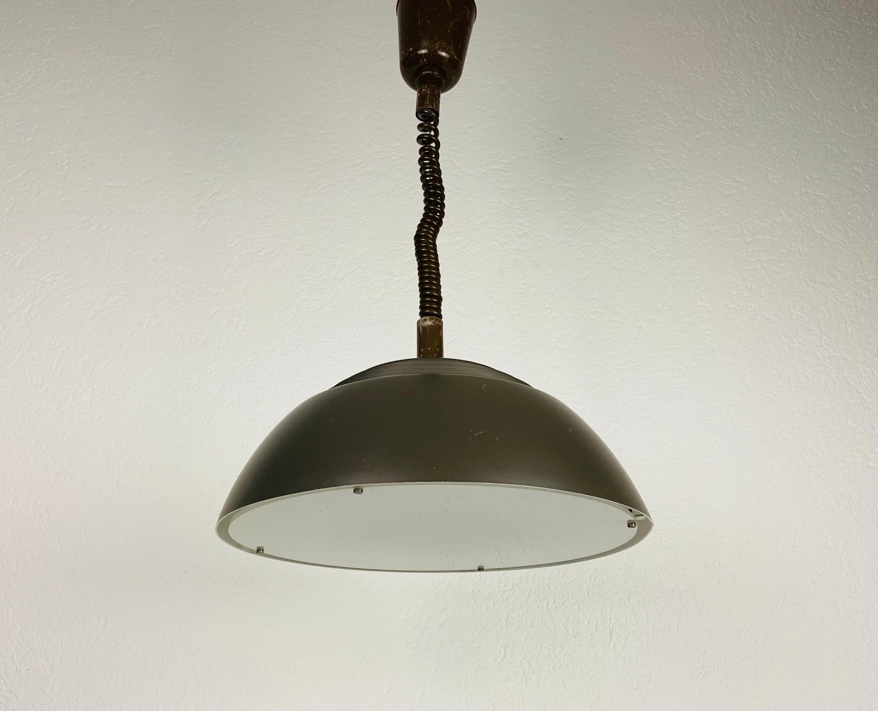 Pendant Lamp by Arne Jacobsen for Louis Poulsen, 1960s, Denmark In Good Condition For Sale In Hagenbach, DE