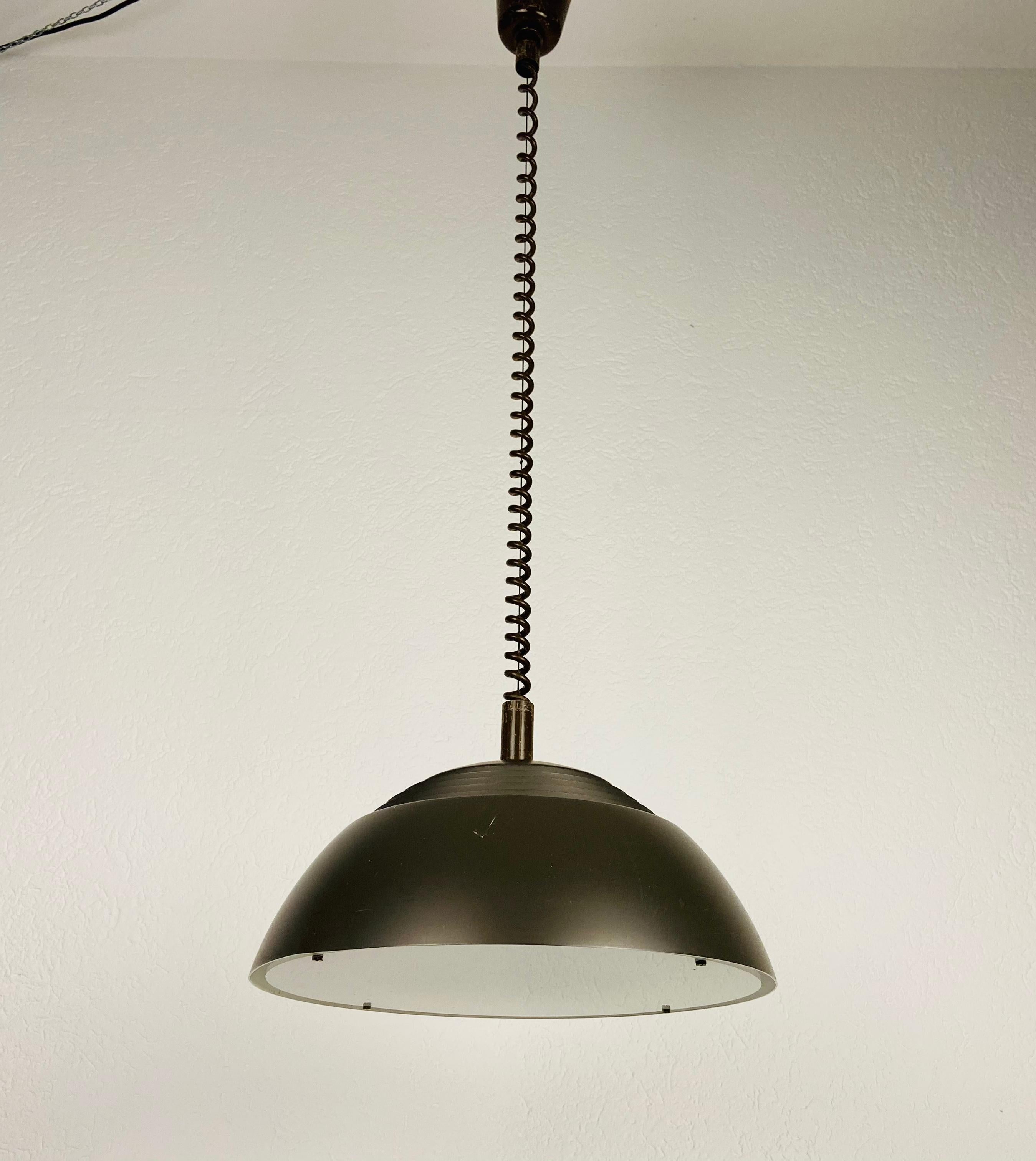 Metà XX secolo Lampada a sospensione di Arne Jacobsen per Louis Poulsen, 1960, Danimarca in vendita