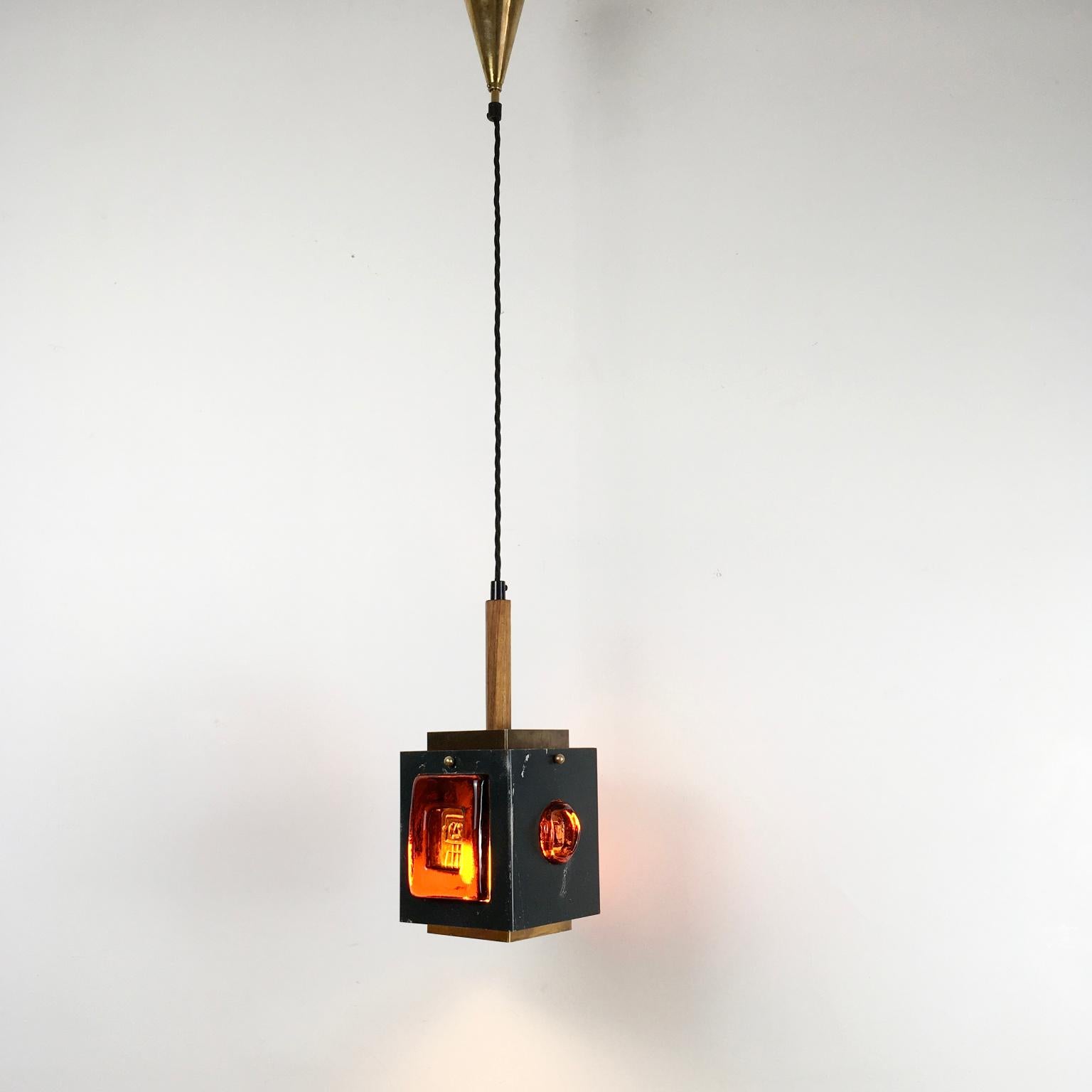 Scandinavo moderno Lampada a sospensione degli anni '60 di Einar Backström & Erik Höglund per Boda Glasbruck Svezia in vendita