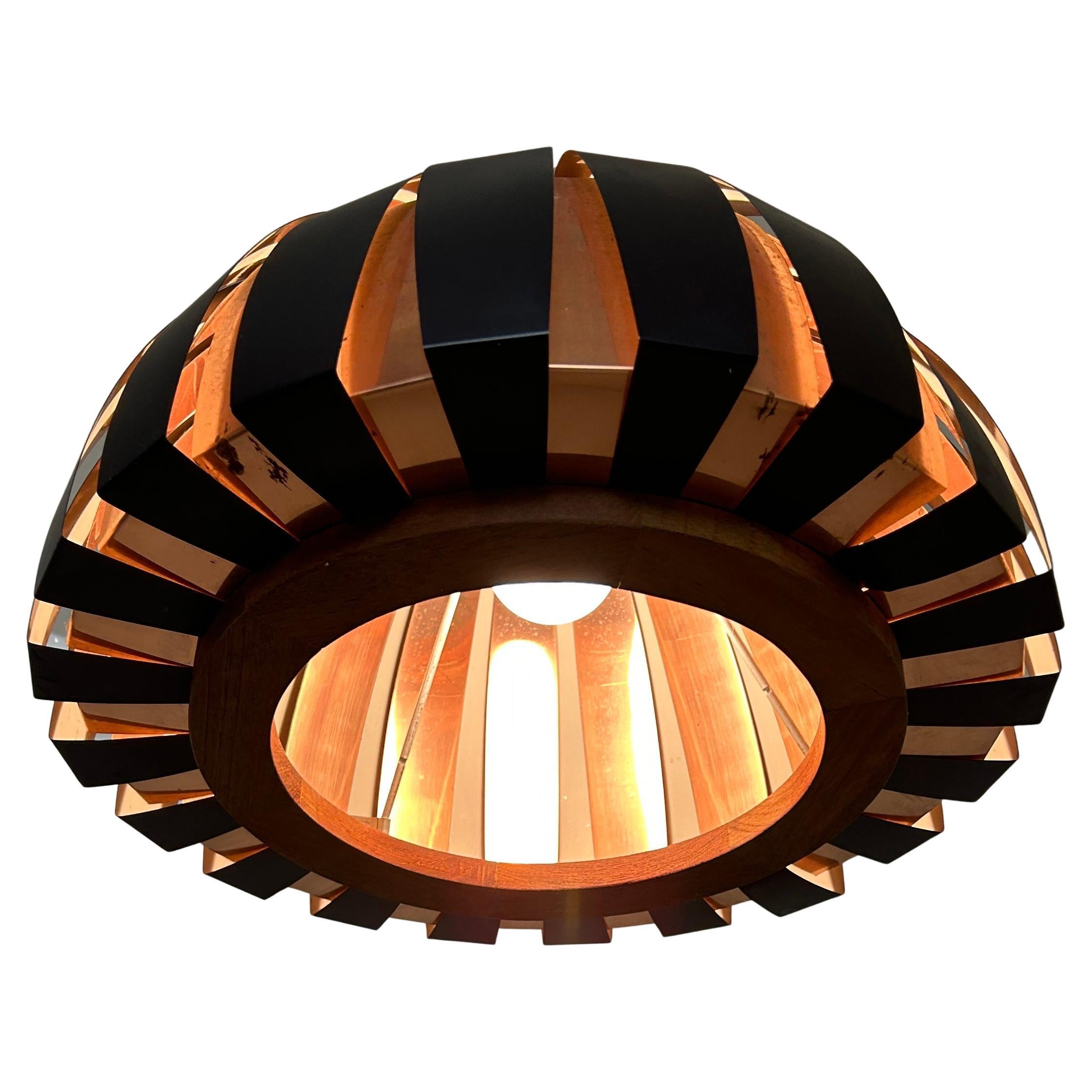 What is a Lightolier lamp?