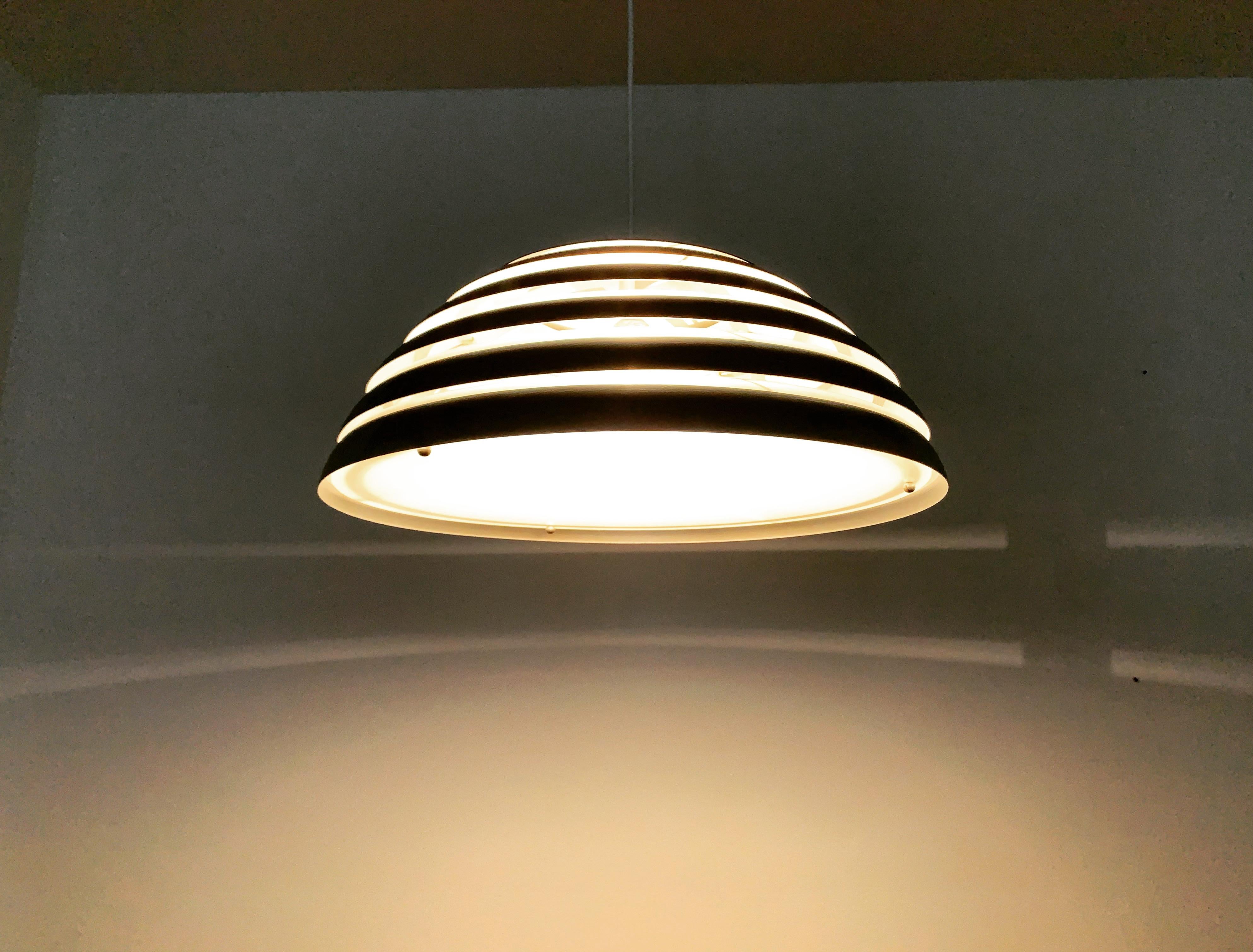 Pendant lamp by Vereinigte Werkstätten Collection For Sale 3