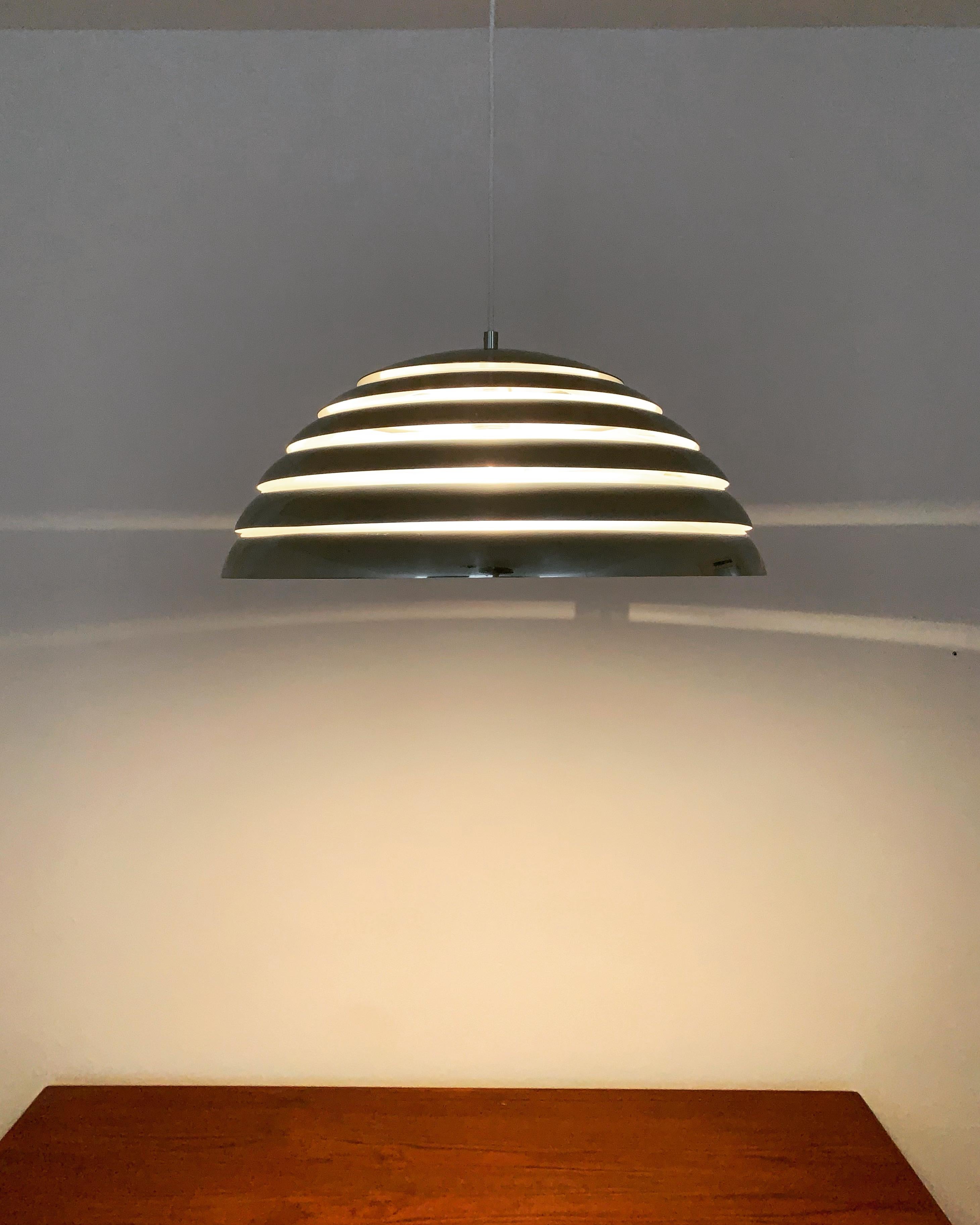 Pendant lamp by Vereinigte Werkstätten Collection For Sale 5
