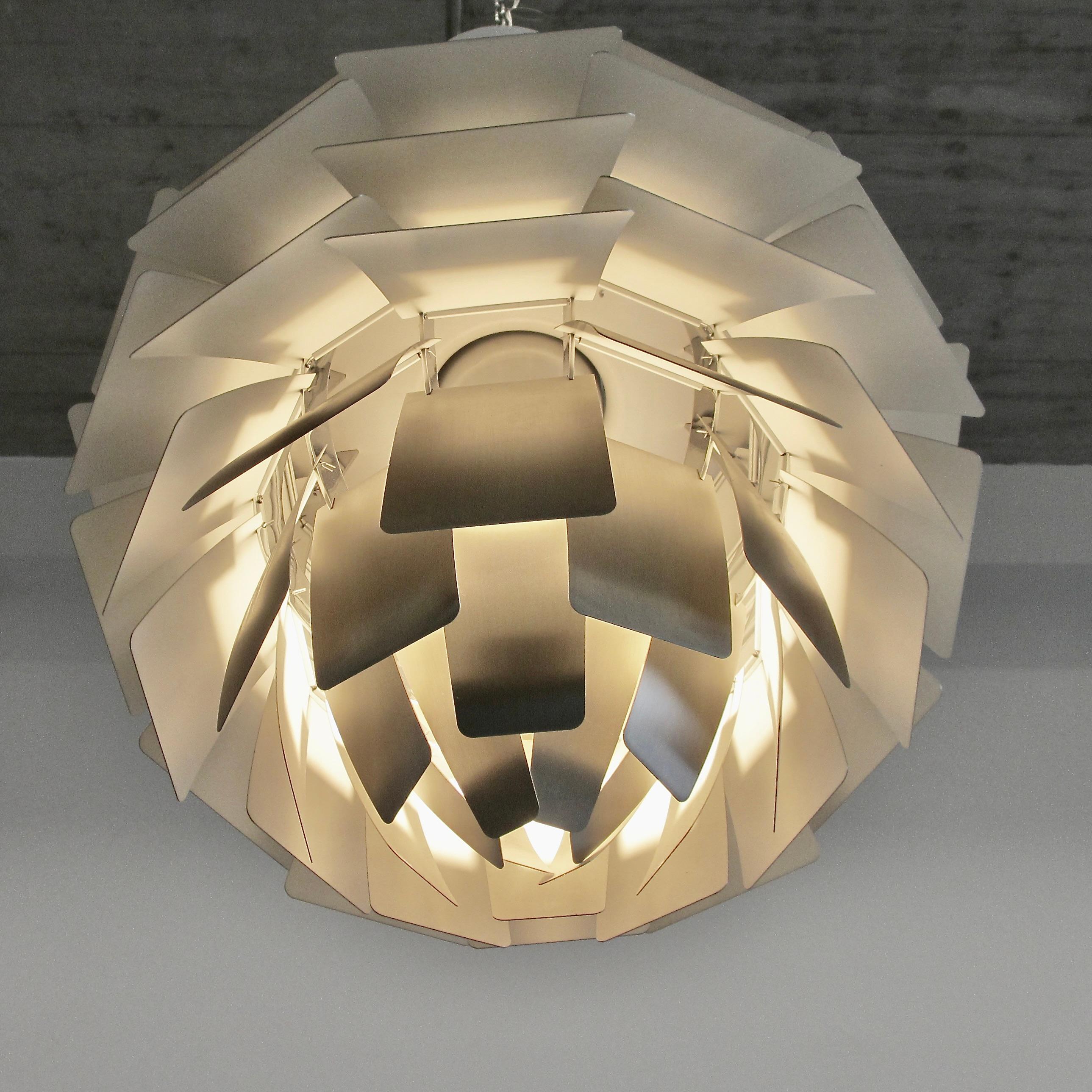 Pendelleuchte entworfen von Poul Henningsen. Dänemark, Louis Poulsen, 2012 (Moderne der Mitte des Jahrhunderts)