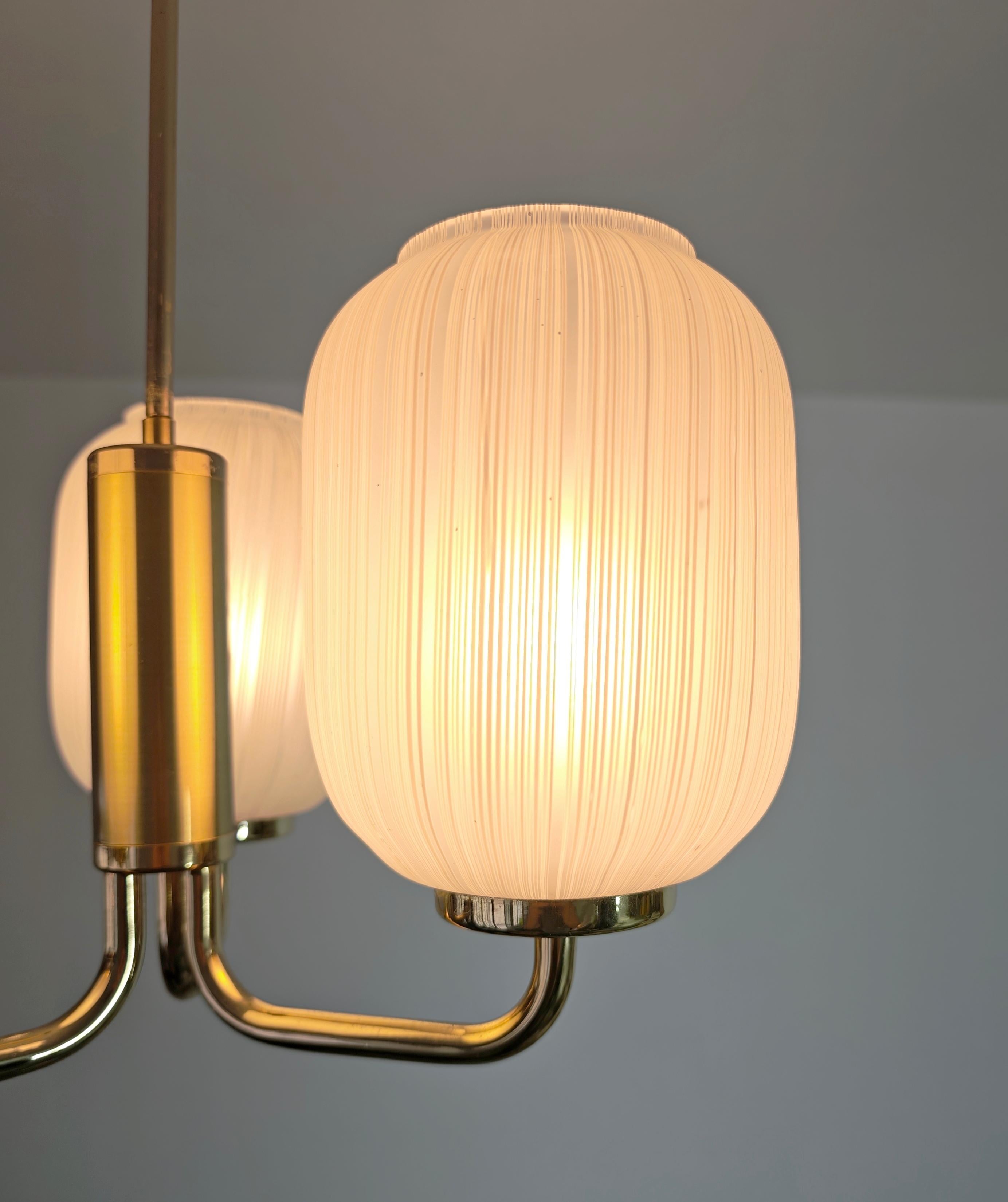 Lampada a sospensione in ottone dorato e vetro di Murano Mid-Century Modern Design Italia anni '70 In condizioni buone in vendita a Palermo, IT