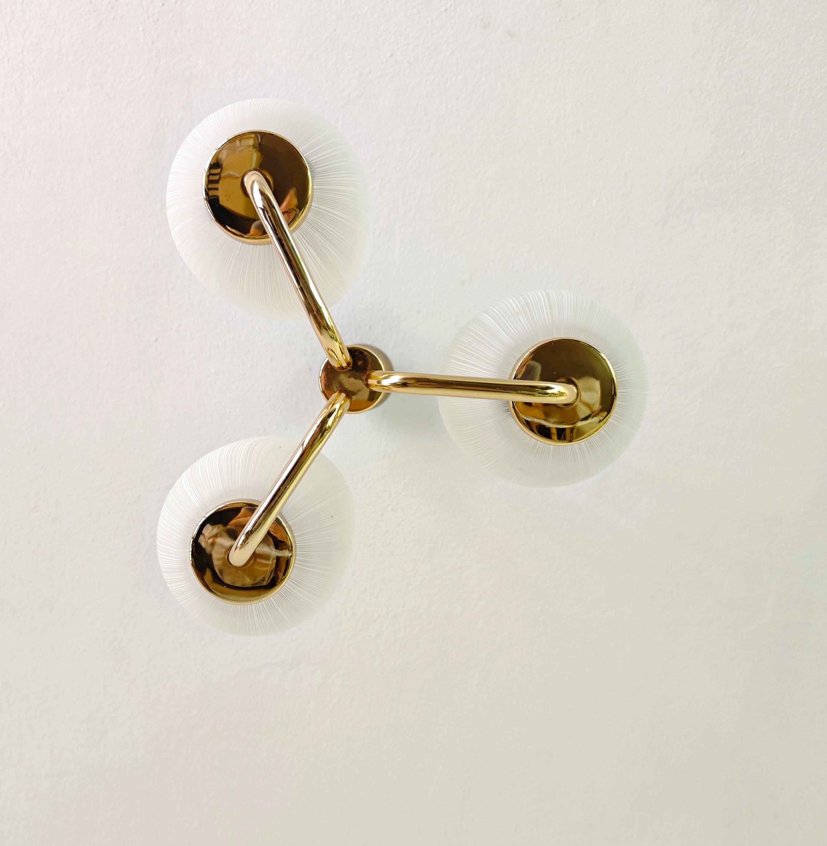 Lampada a sospensione in ottone dorato e vetro di Murano Mid-Century Modern Design Italia anni '70 in vendita 2