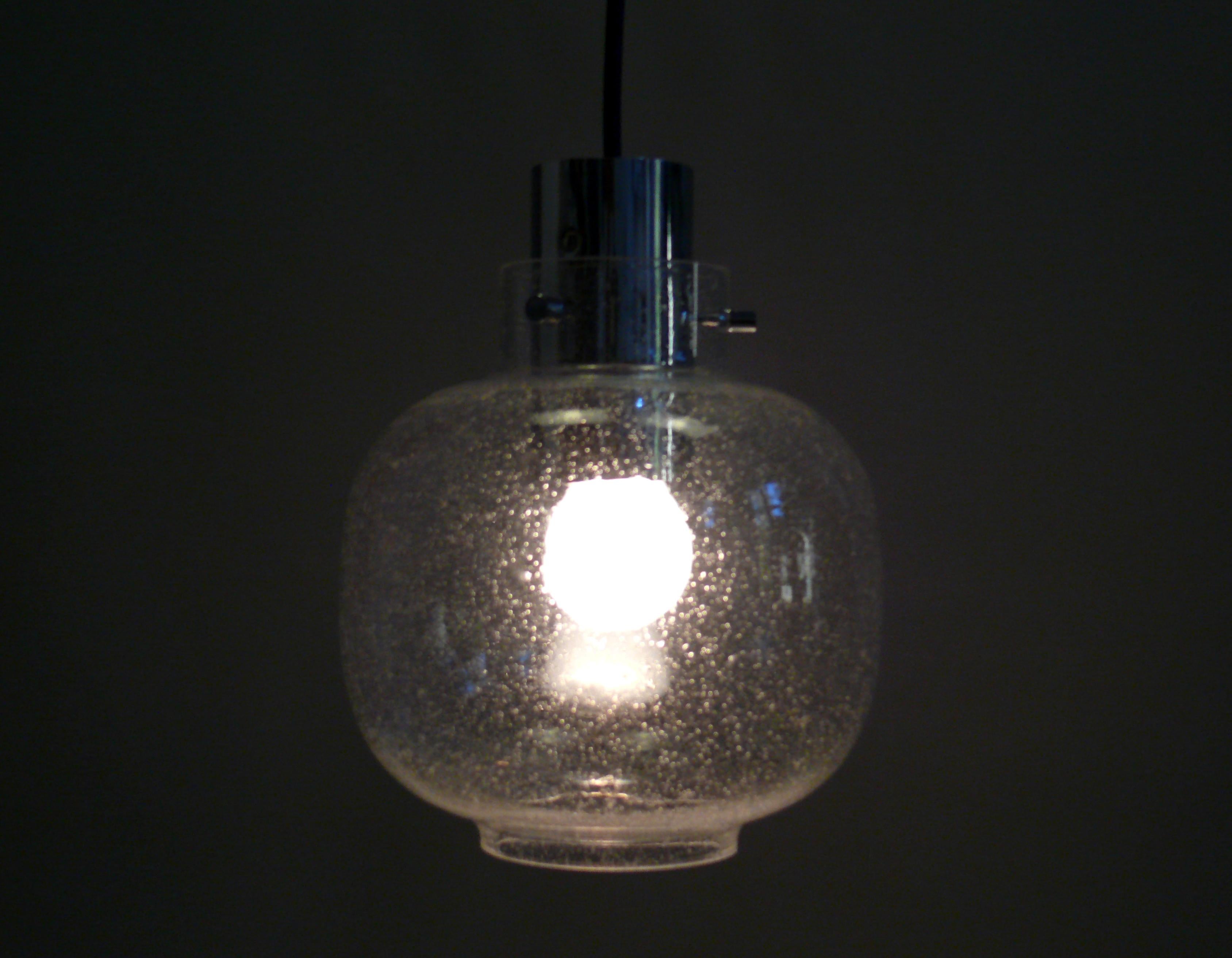 Tedesco Lampada a sospensione - Vetro-cromo, realizzata da Glashütte Limburg, anni '70 in vendita