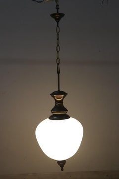 Lampada a sospensione in ottone e vetro, Italia 1960