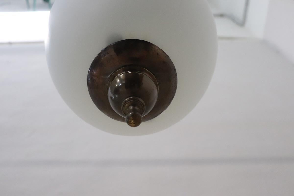 Lampada a sospensione in ottone e vetro, Italia 1960 in vendita 1