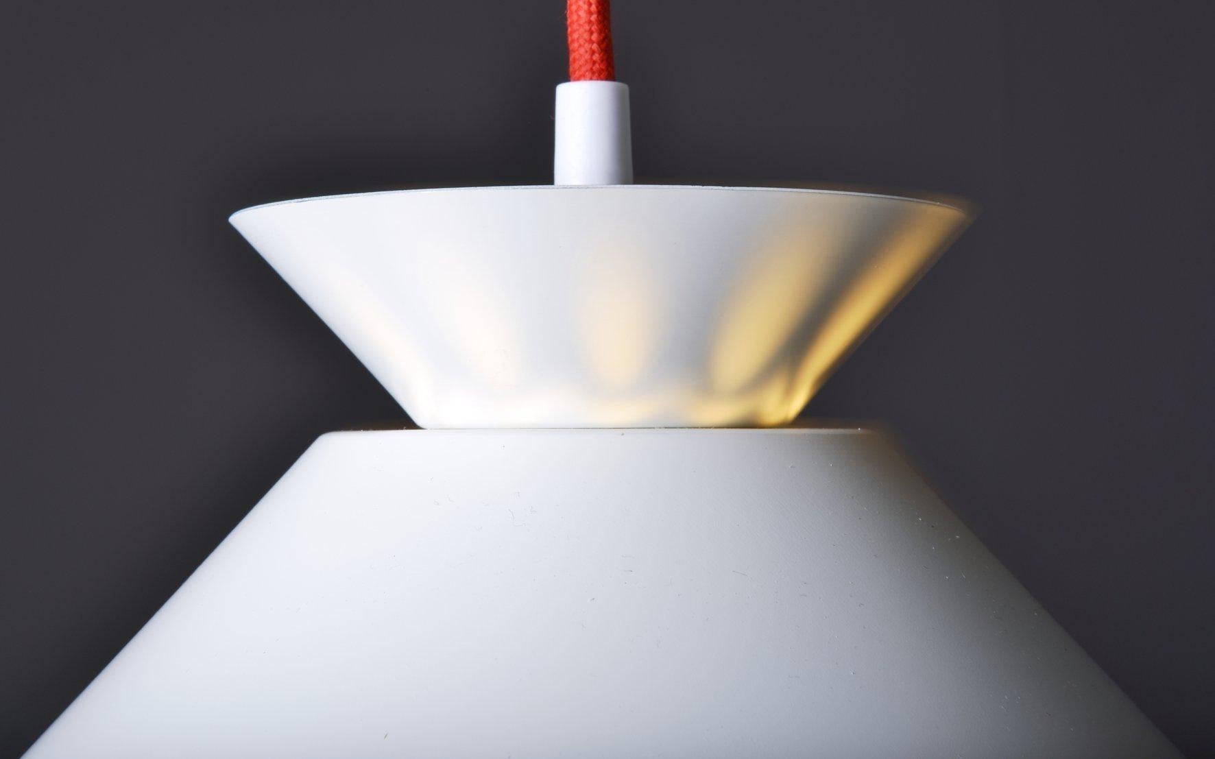 Pendant Lamp in White Lacquered Aluminum, 1970s In Good Condition For Sale In Berlin, DE
