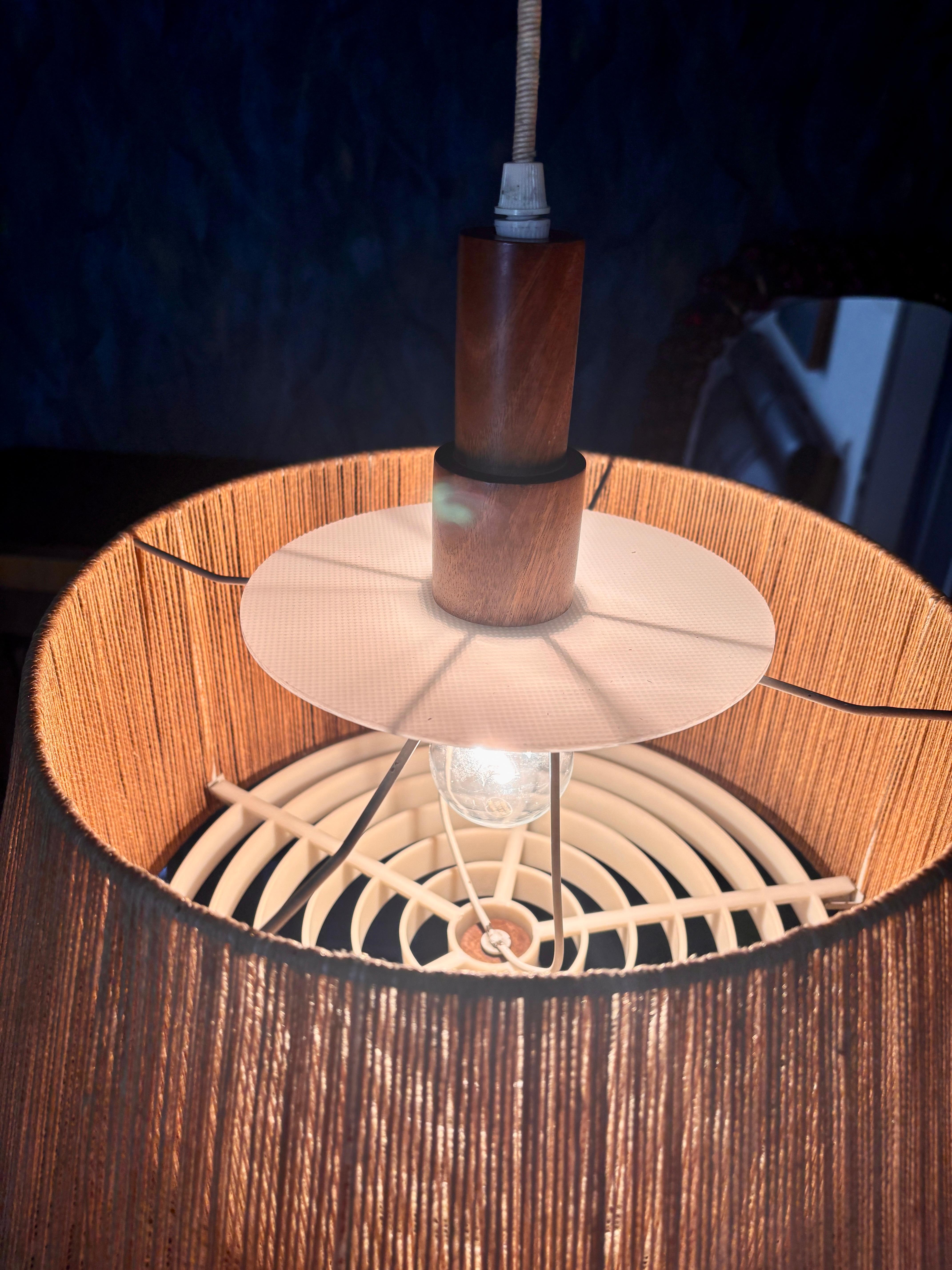 Lampada a sospensione in sisal e legno di noce di Temde anni '60 in vendita 6