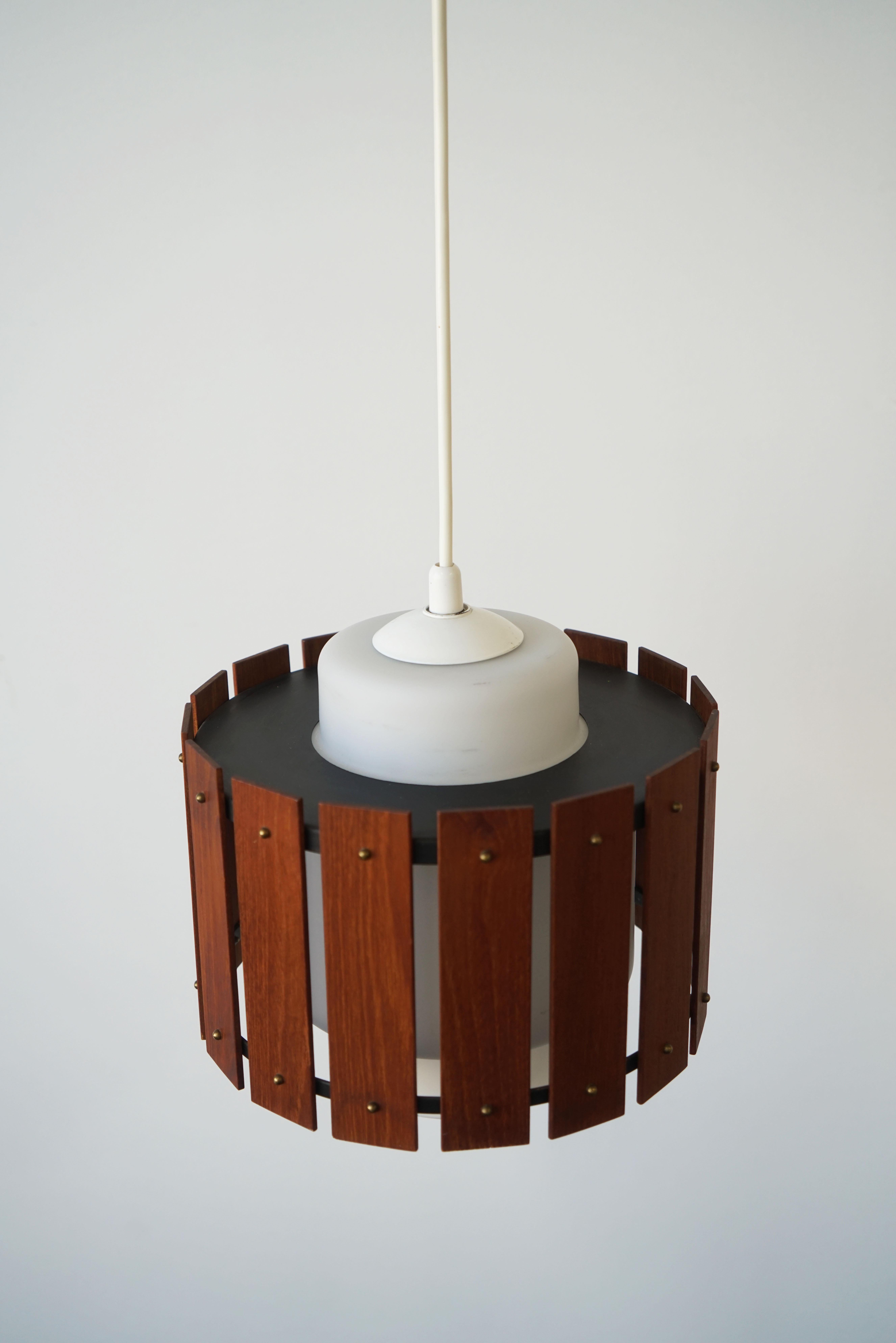 Teak Lampada a sospensione Maria Lindeman per Idman Modello K2-74, 1950 The Modern Scandinavian Modern in vendita