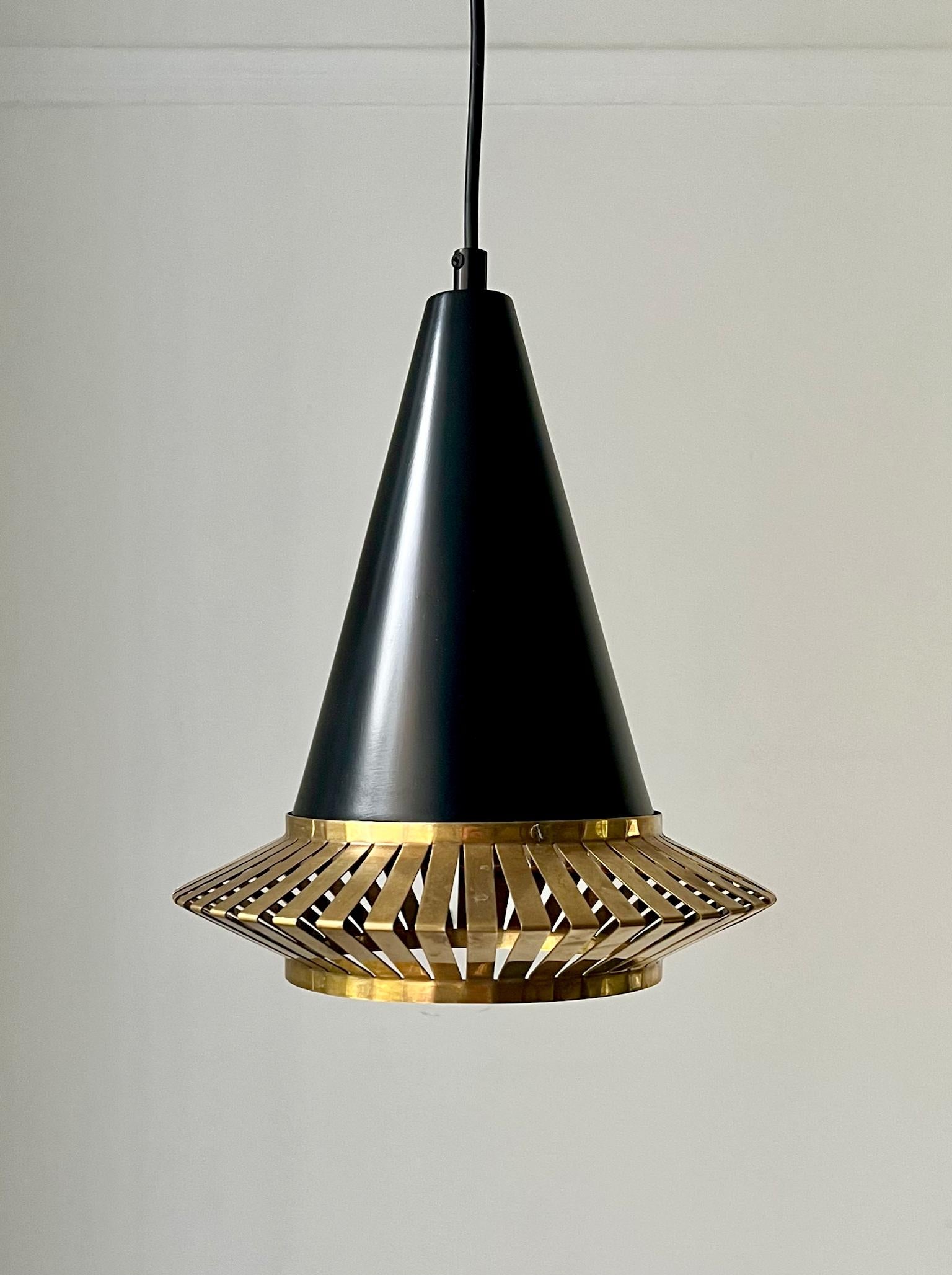 Pendant Lamp Model K 2-1 by Maria Lindeman for Idman of Finland Mid-20th Century In Good Condition For Sale In London, GB