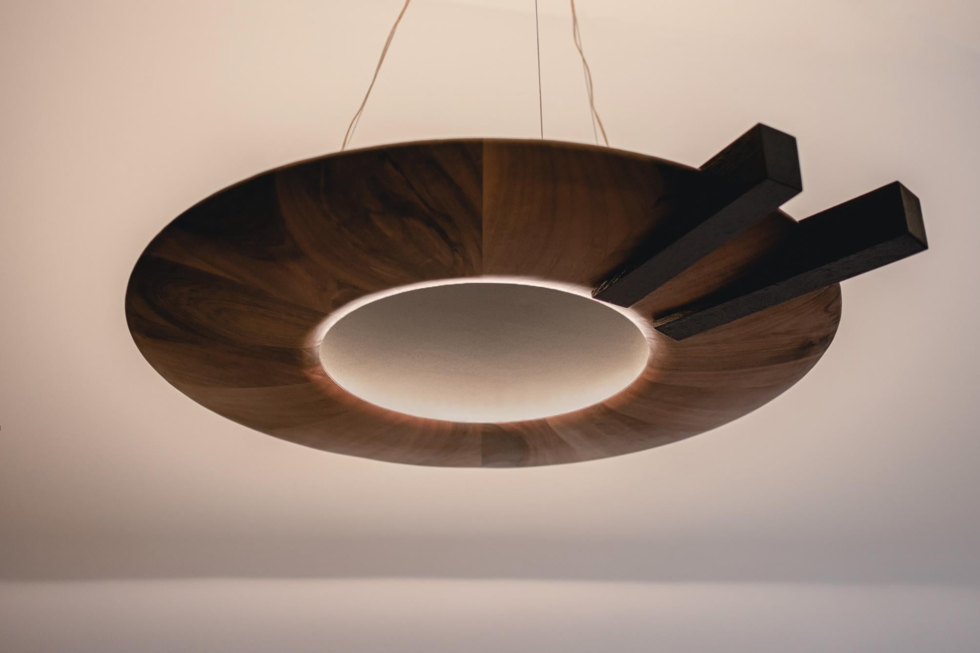 Magnificent design
Oko pendant lamp
This magnificent pendant lamp was inspired by the shape of a human eye. The name 