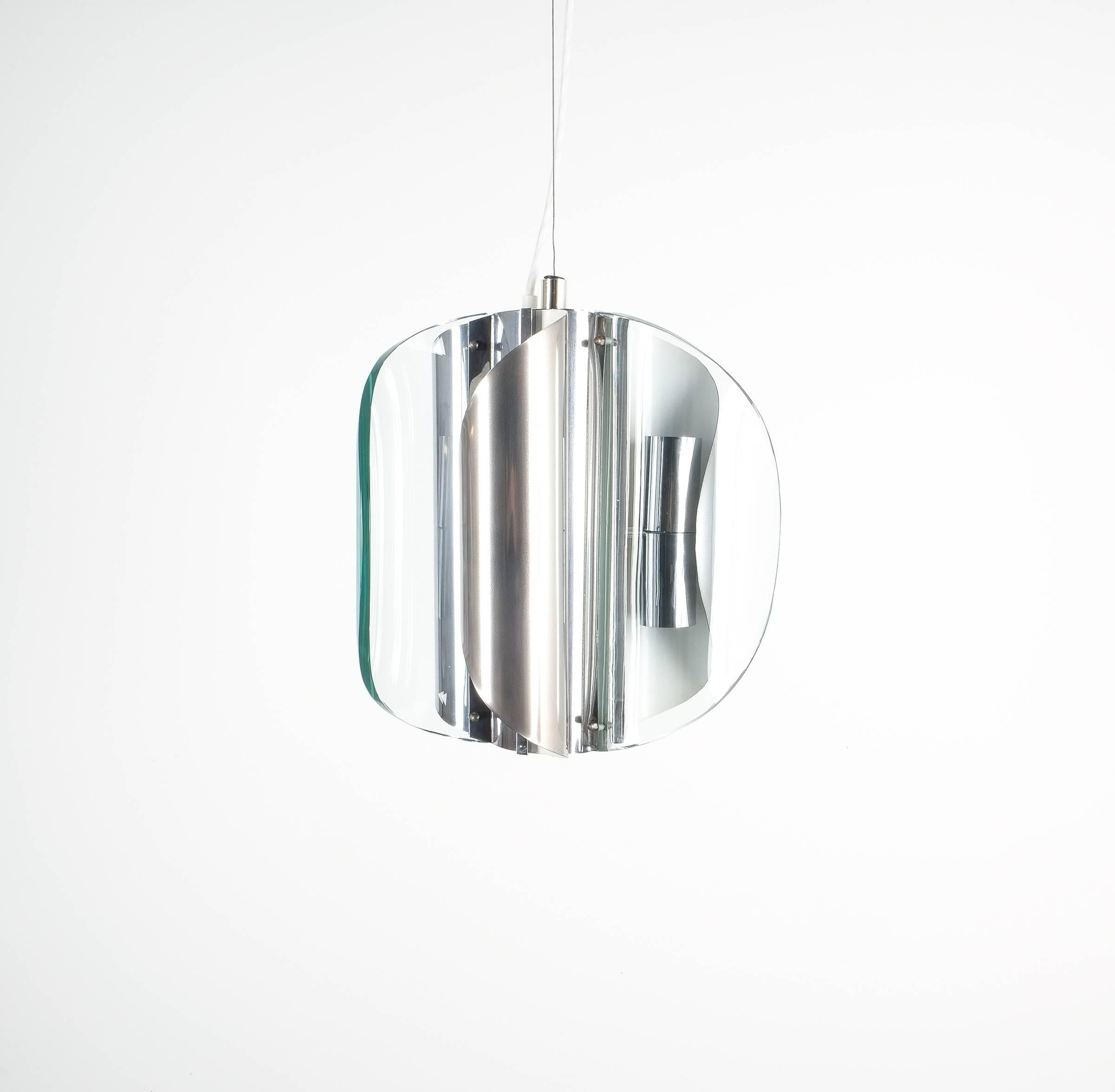 Italiano Lampada a sospensione o lampadario in vetro curvato stile cromo Fontana Arte, Italia in vendita
