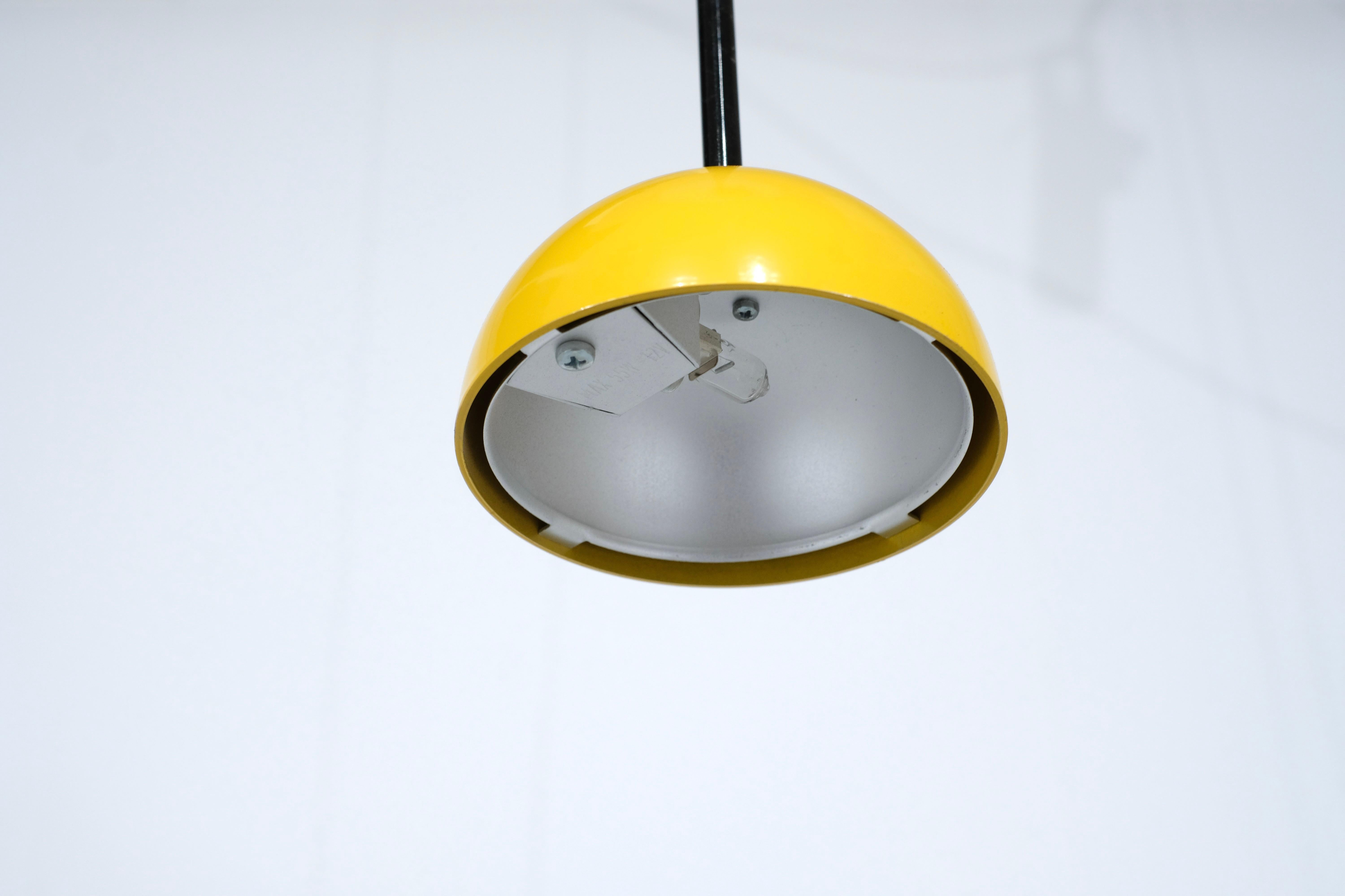 Pendant light Alesia by Carlo Forcolini for Artemide - 1980s In Excellent Condition For Sale In Uccle, Bruxelles