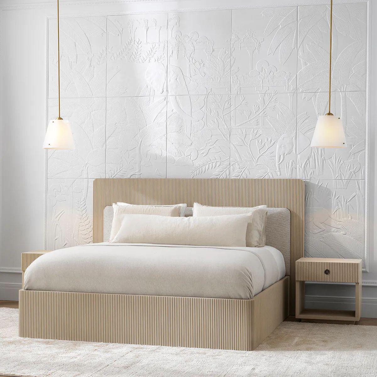 Moderno Lampada a sospensione - Finitura in ottone con vetro bianco in vendita