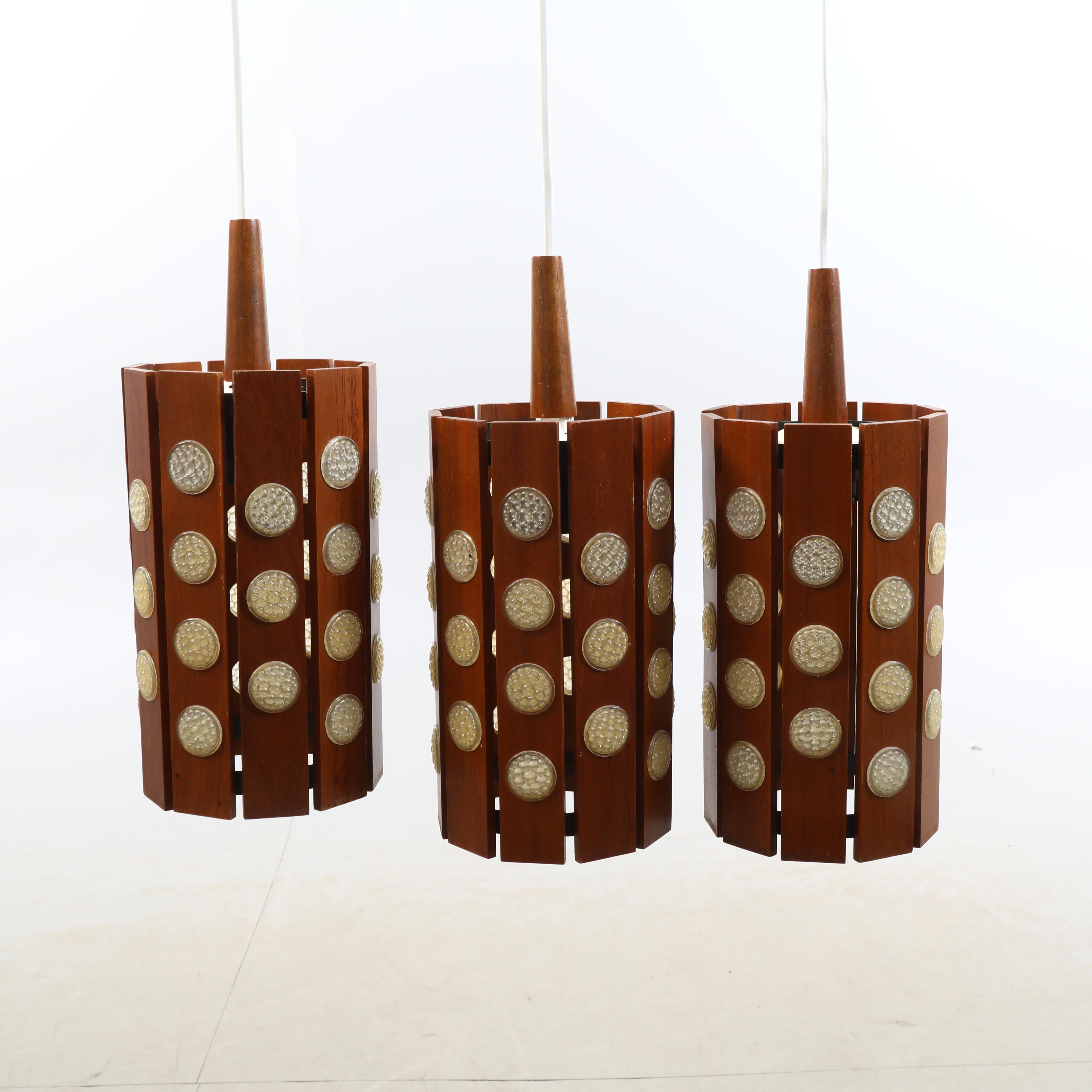 Lámpara colgante  por  Verner Schou madera Dinamarca. 1960s. Madera en venta