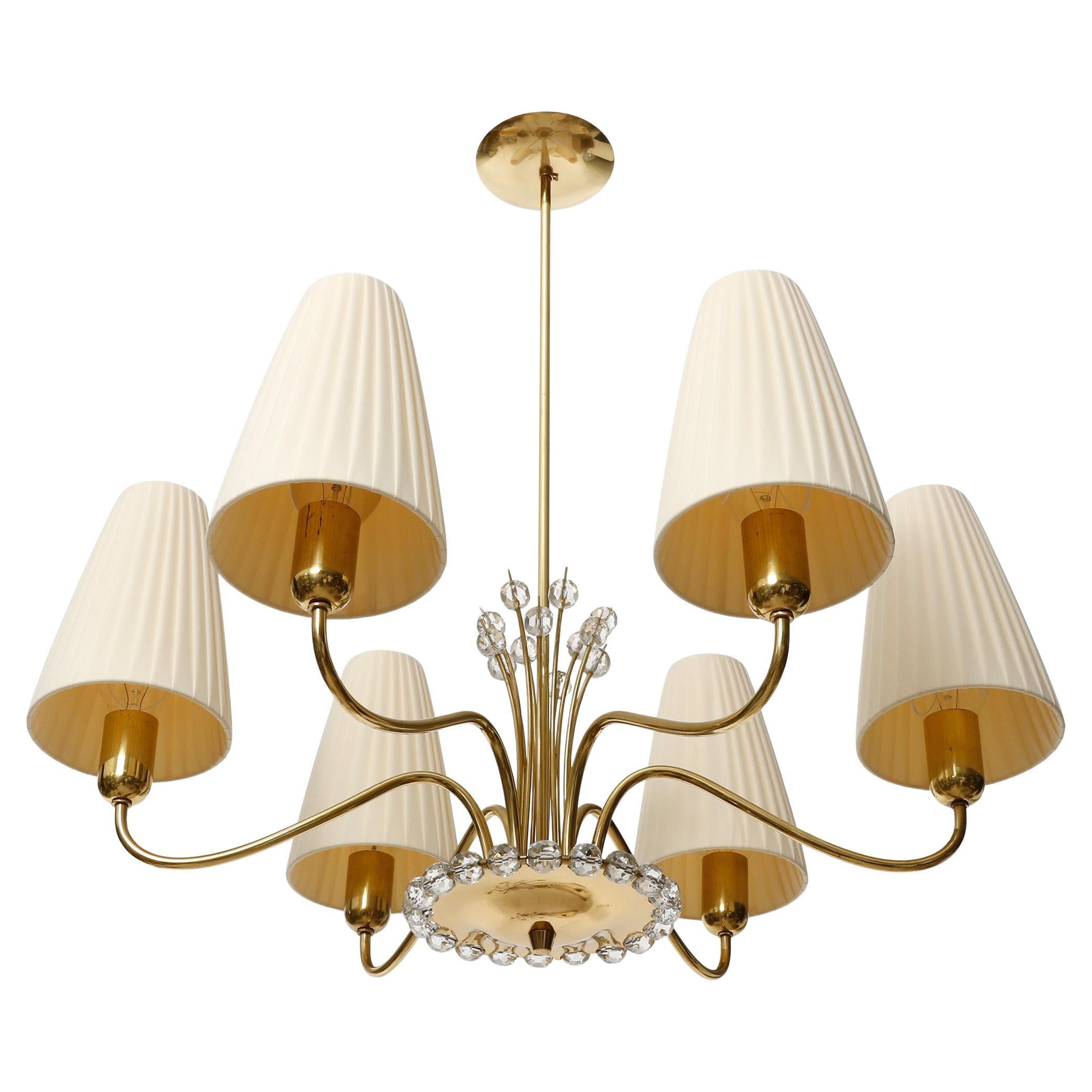 Lucidato Lampadario a sospensione, Rupert Nikoll, paralumi in vetro d'ottone plissettato color crema, anni '60 in vendita