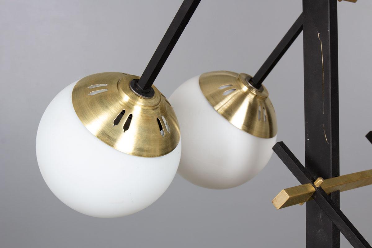 Metallo Lampada a sospensione in metallo nero, ottone, opalina, 1950 in vendita