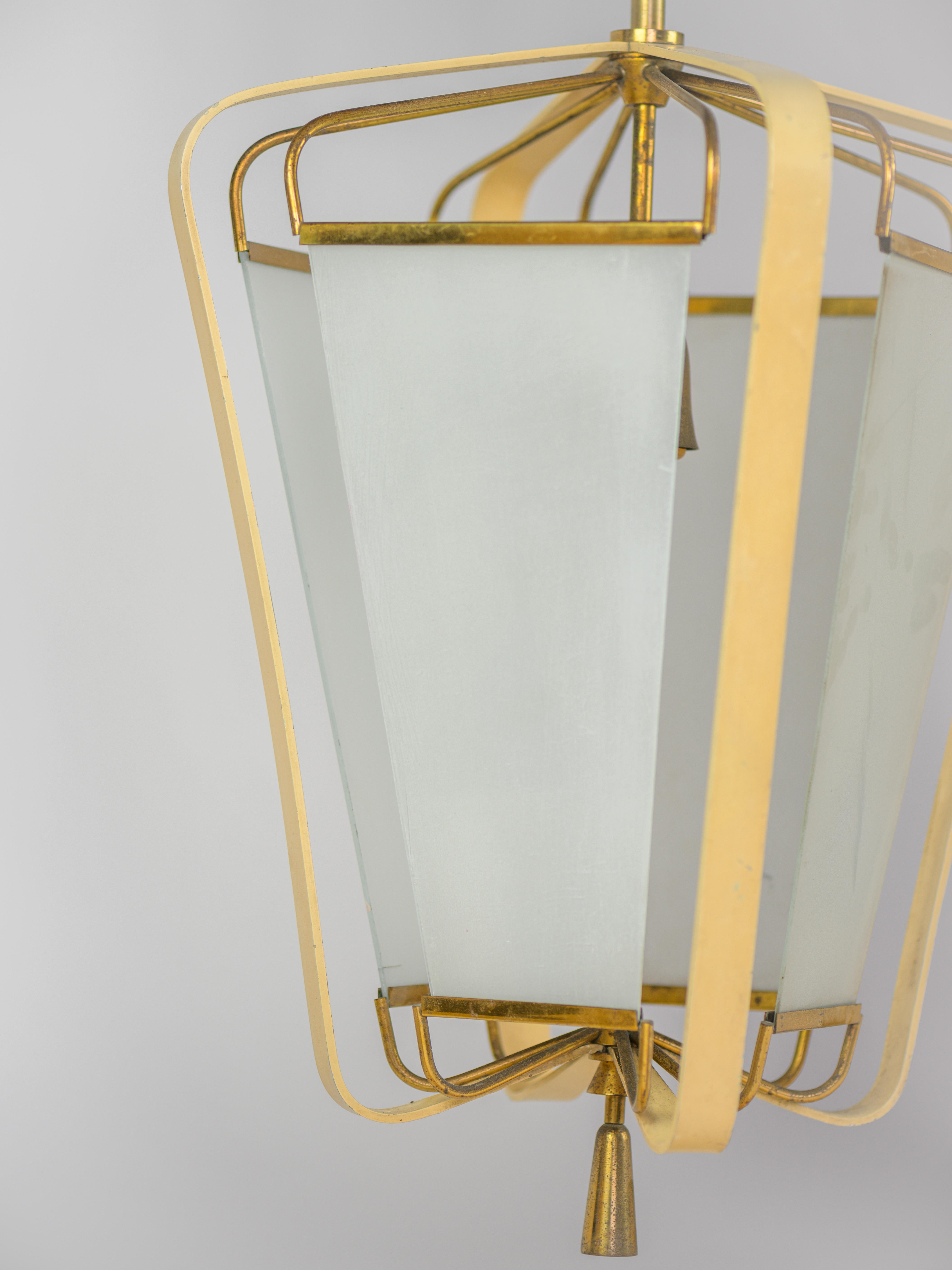 Pendant light in brass, glass and laquered metal design by Angelo Lelli circa 50 In Good Condition For Sale In Monaco, MC