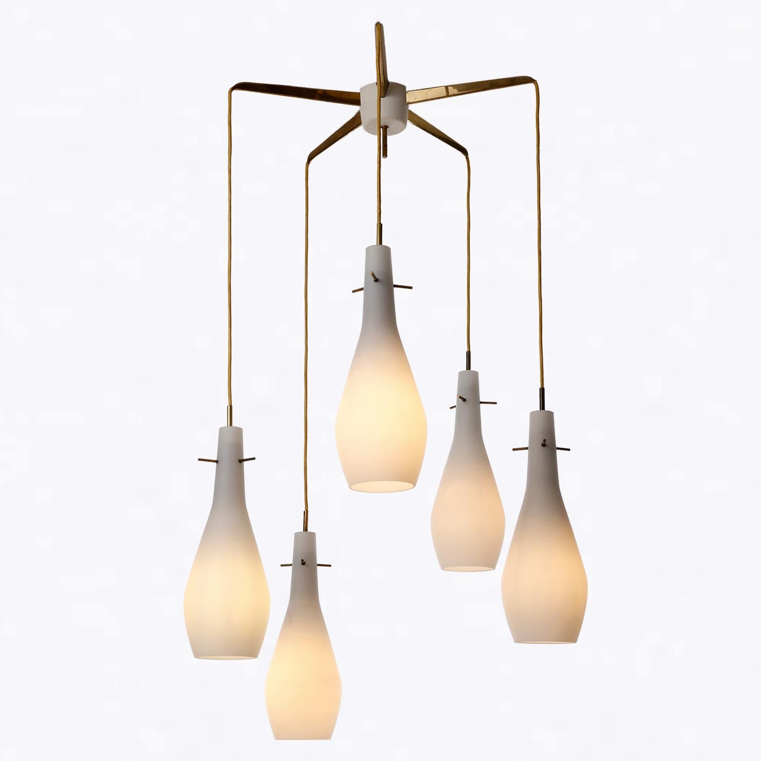 Pendant Light Kalmar 'Pendelstern', Brass Opaline Frosted White Milk Glass, 1960 In Good Condition For Sale In Hausmannstätten, AT