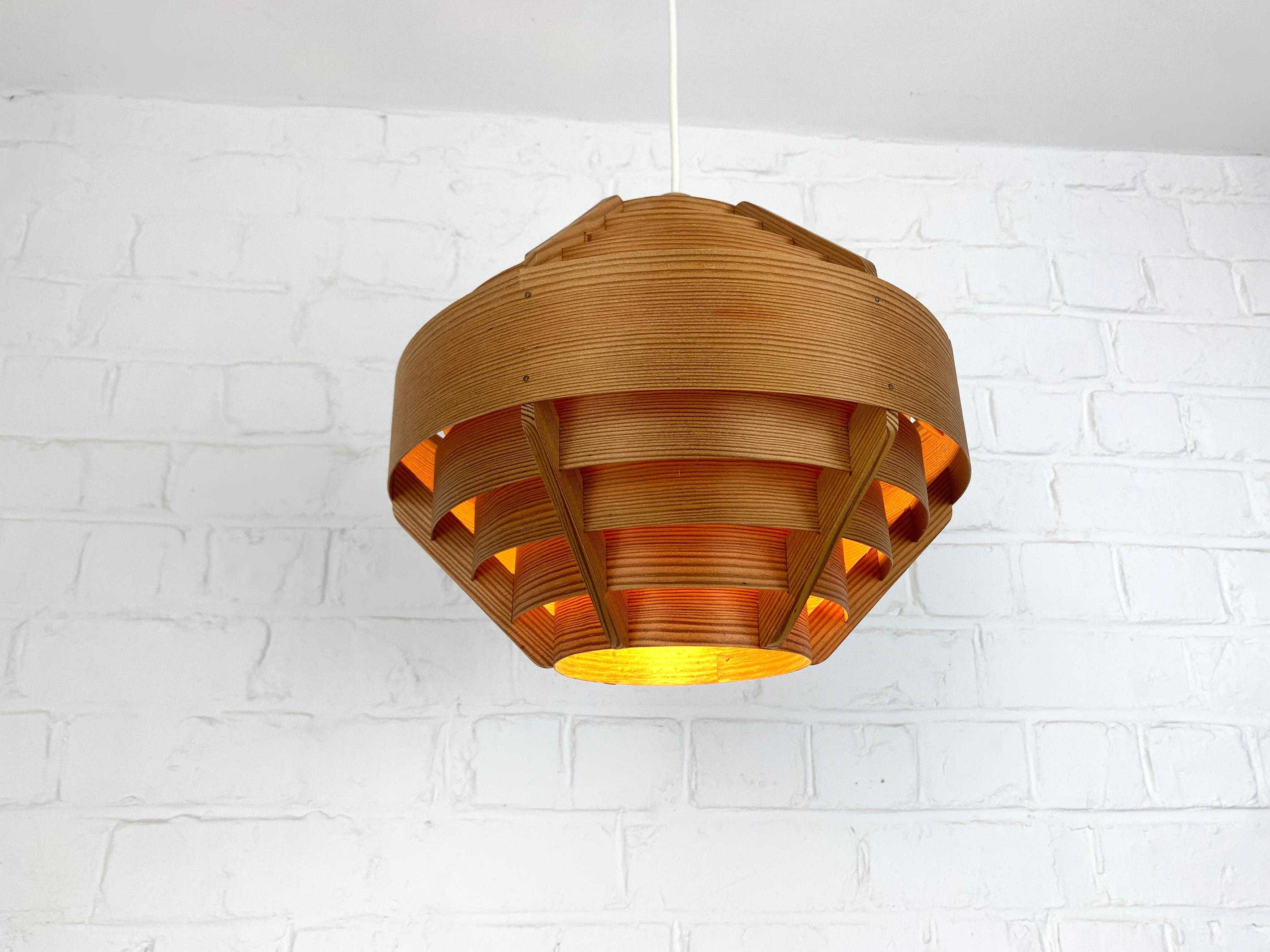 Scandinave moderne Pendant light T-510 in Pinewood by Hans-Agne Jakobsson for AB Markaryd, 1960s en vente