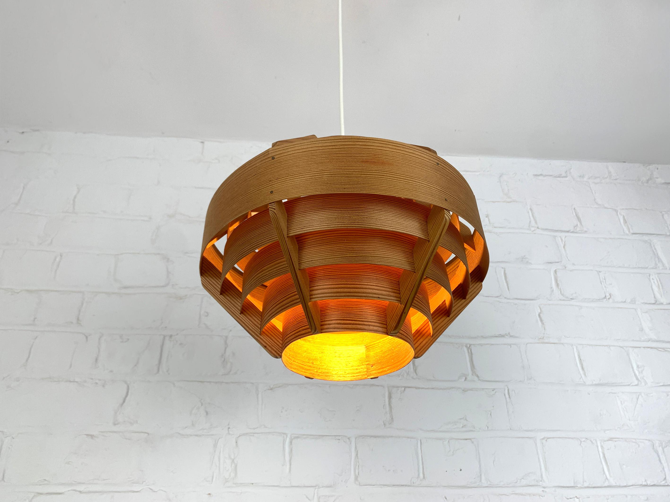 Suédois Pendant light T-510 in Pinewood by Hans-Agne Jakobsson for AB Markaryd, 1960s en vente
