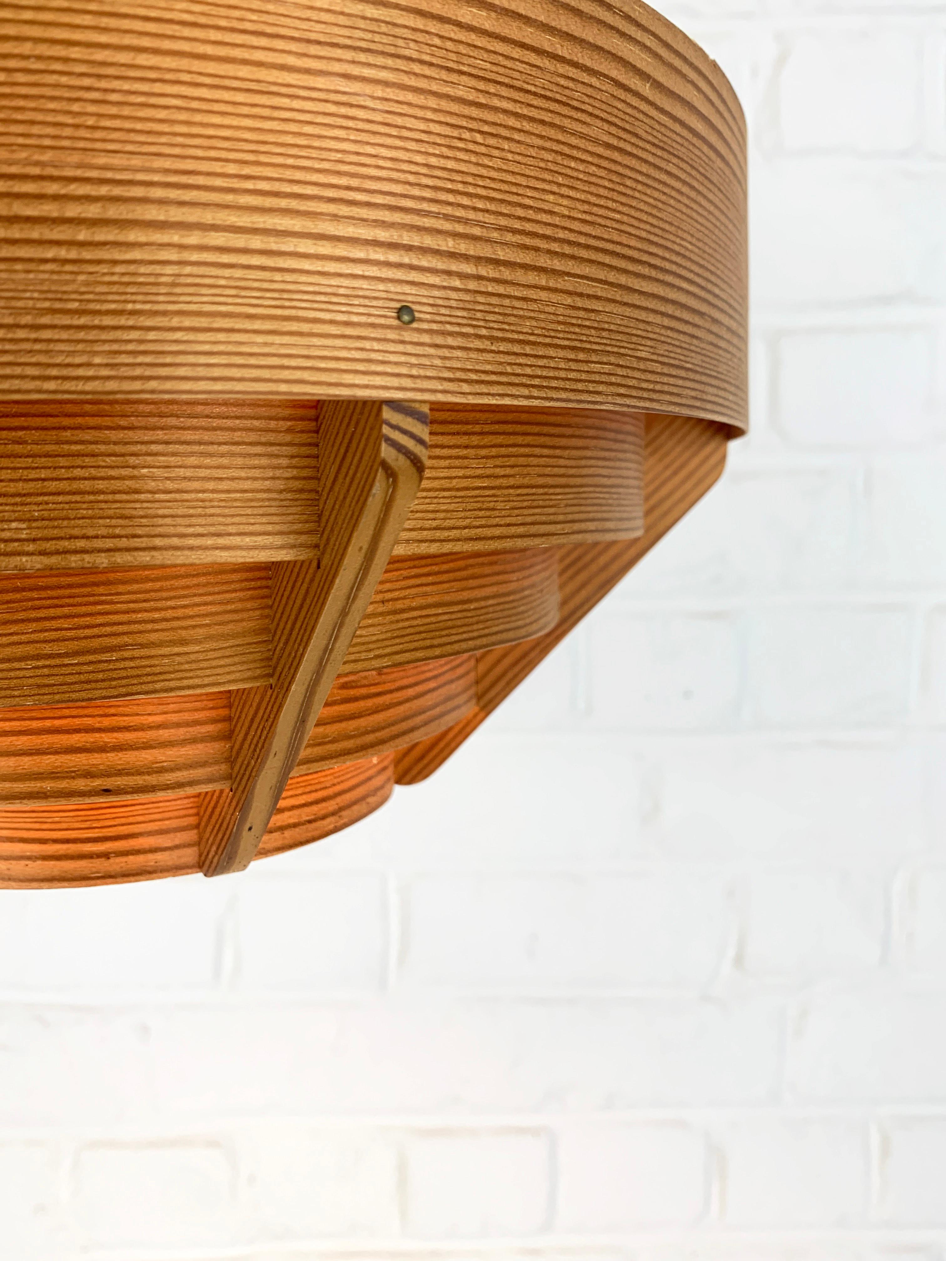 Pendant light T-510 in Pinewood by Hans-Agne Jakobsson for AB Markaryd, 1960s Bon état - En vente à Vorst, BE