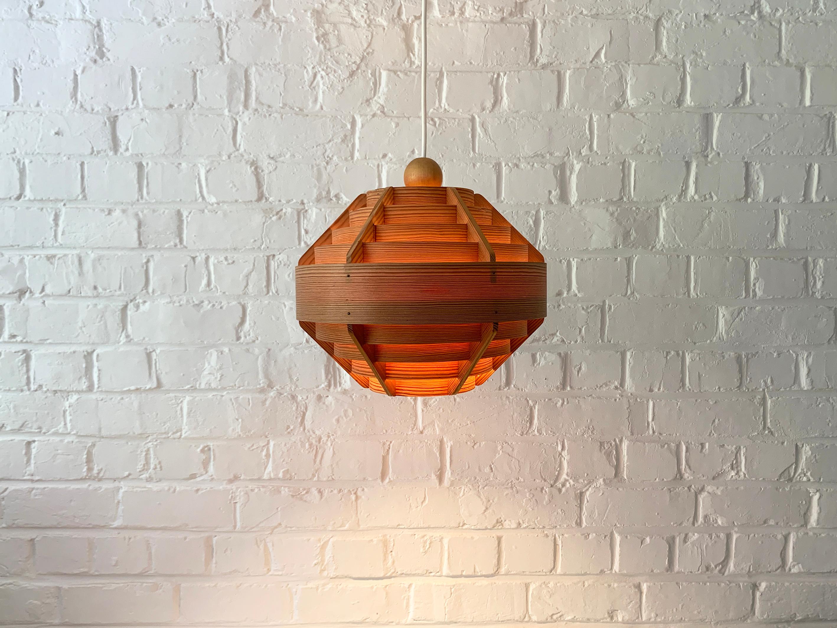 Pendant light T-510 in Pinewood by Hans-Agne Jakobsson for AB Markaryd, 1960s en vente 1