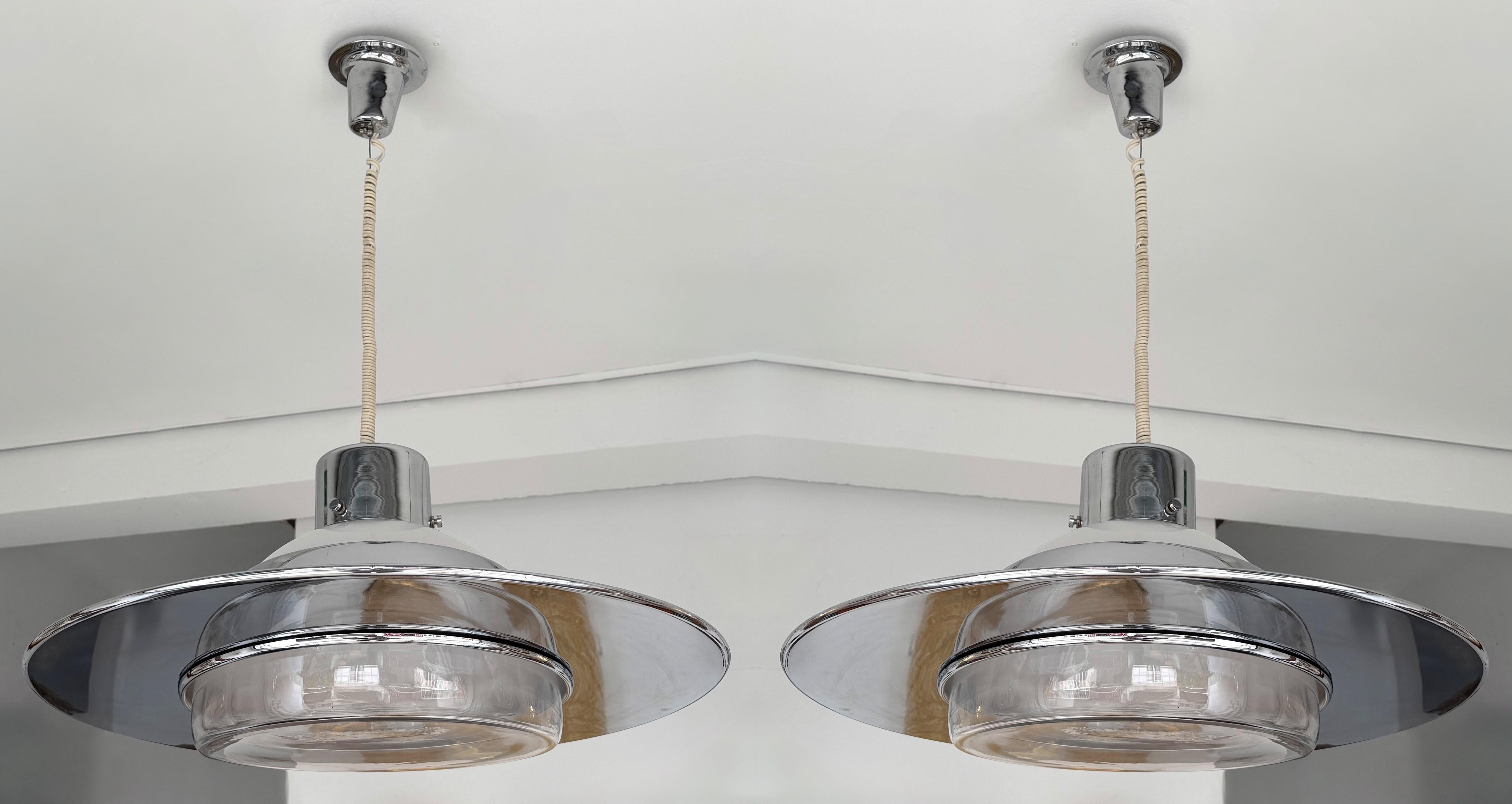 Pendelleuchte UFO Murano Glas und Metall. Italien, 1970er Jahre im Angebot 6