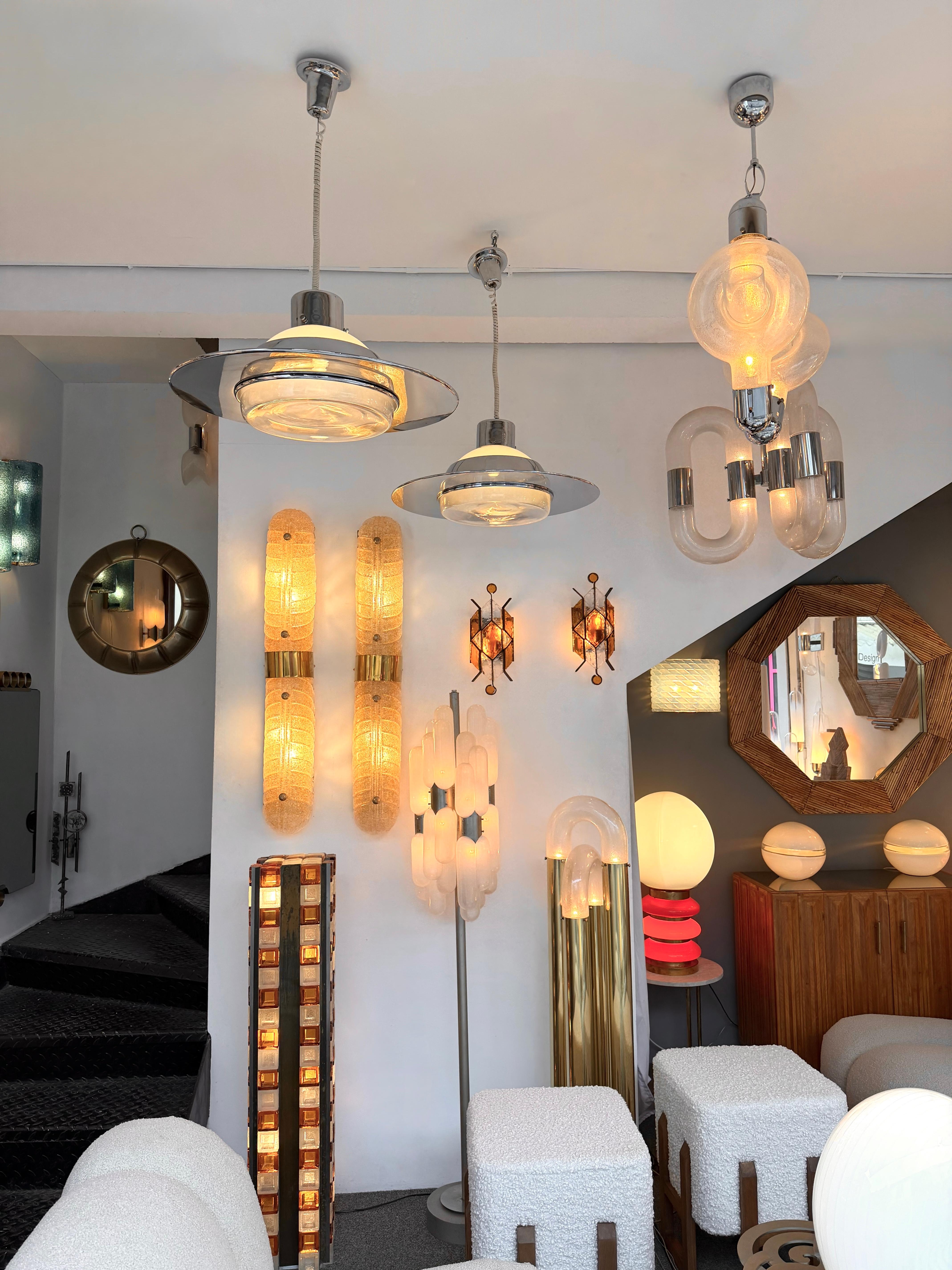 Pendelleuchte UFO Murano Glas und Metall. Italien, 1970er Jahre im Angebot 1