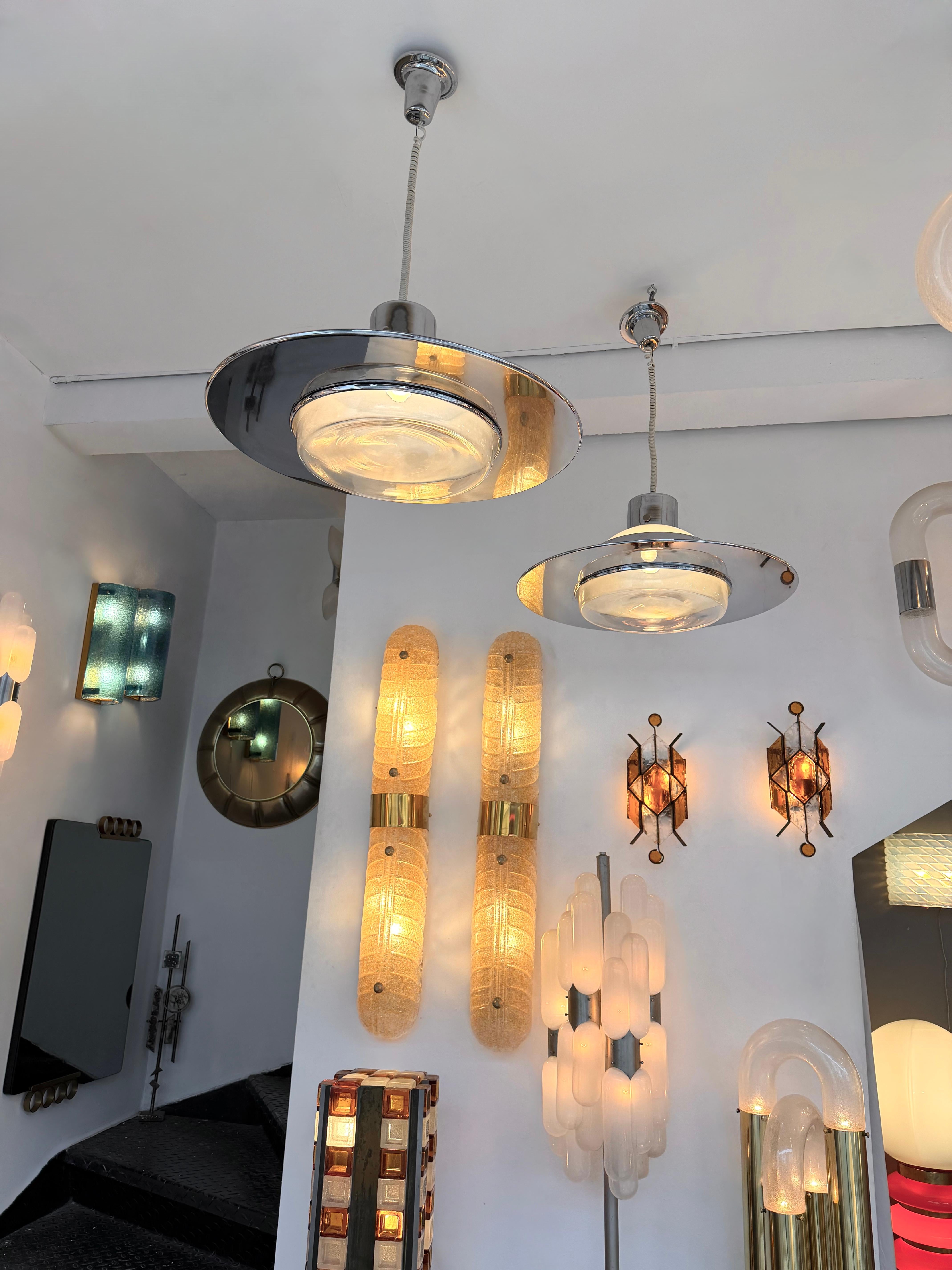 Pendelleuchte UFO Murano Glas und Metall. Italien, 1970er Jahre im Angebot 2