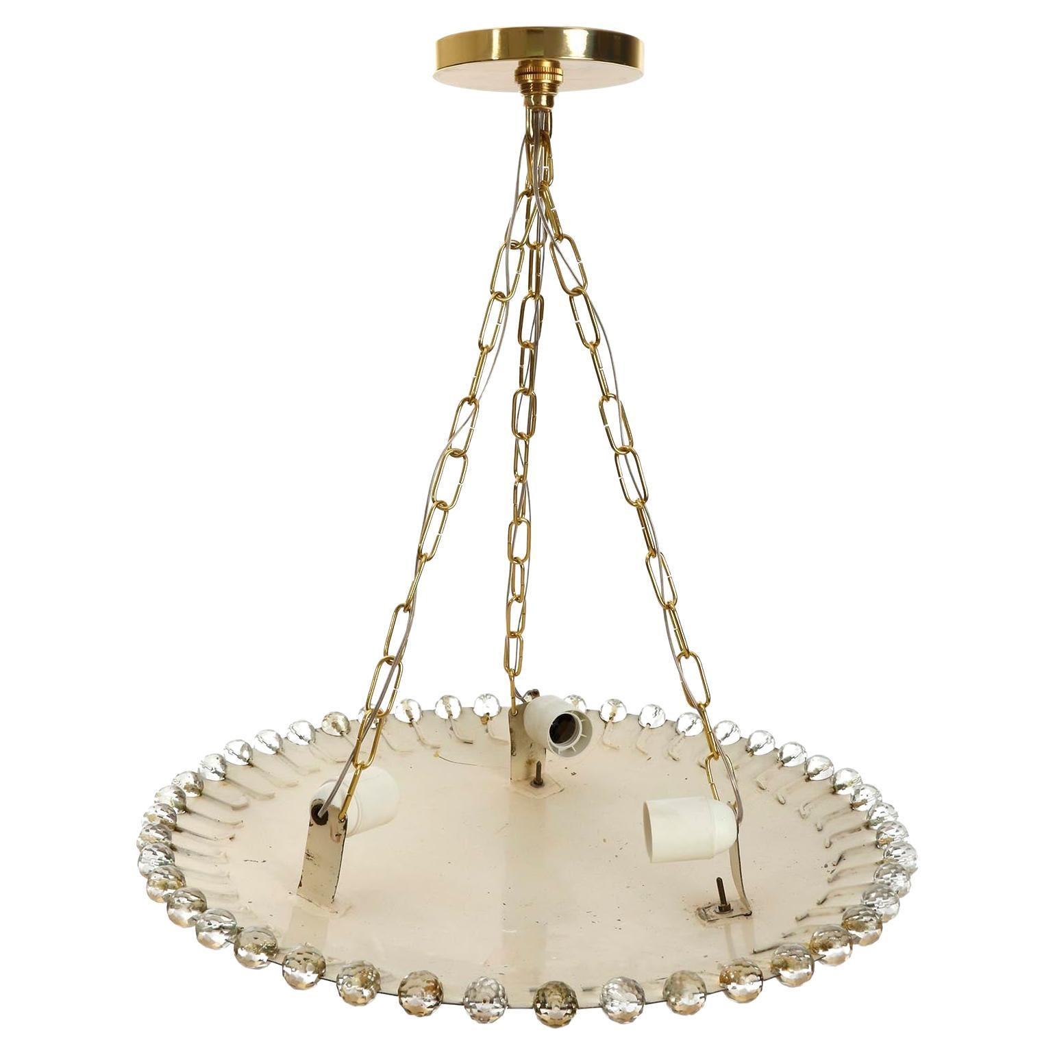 Mid-Century Modern Lampe à suspension Rupert Nikoll, verre en cristal taillé en laiton, années 1960 en vente