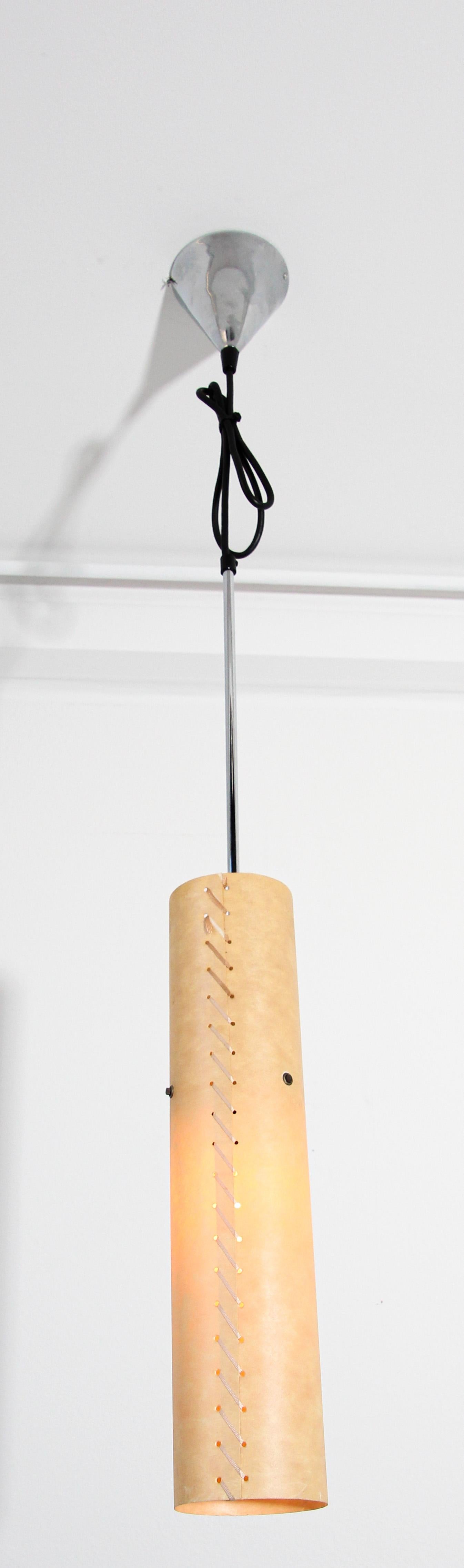 Pendant lamp in the style of Gabriel Ordeig Cole for Santa and Cole
The Lampshade is made of stitched beige parchment with visible seams.
Originally designed for a famous haunt of Barcelona night-life in the 1980s, the fondness for this lamp has