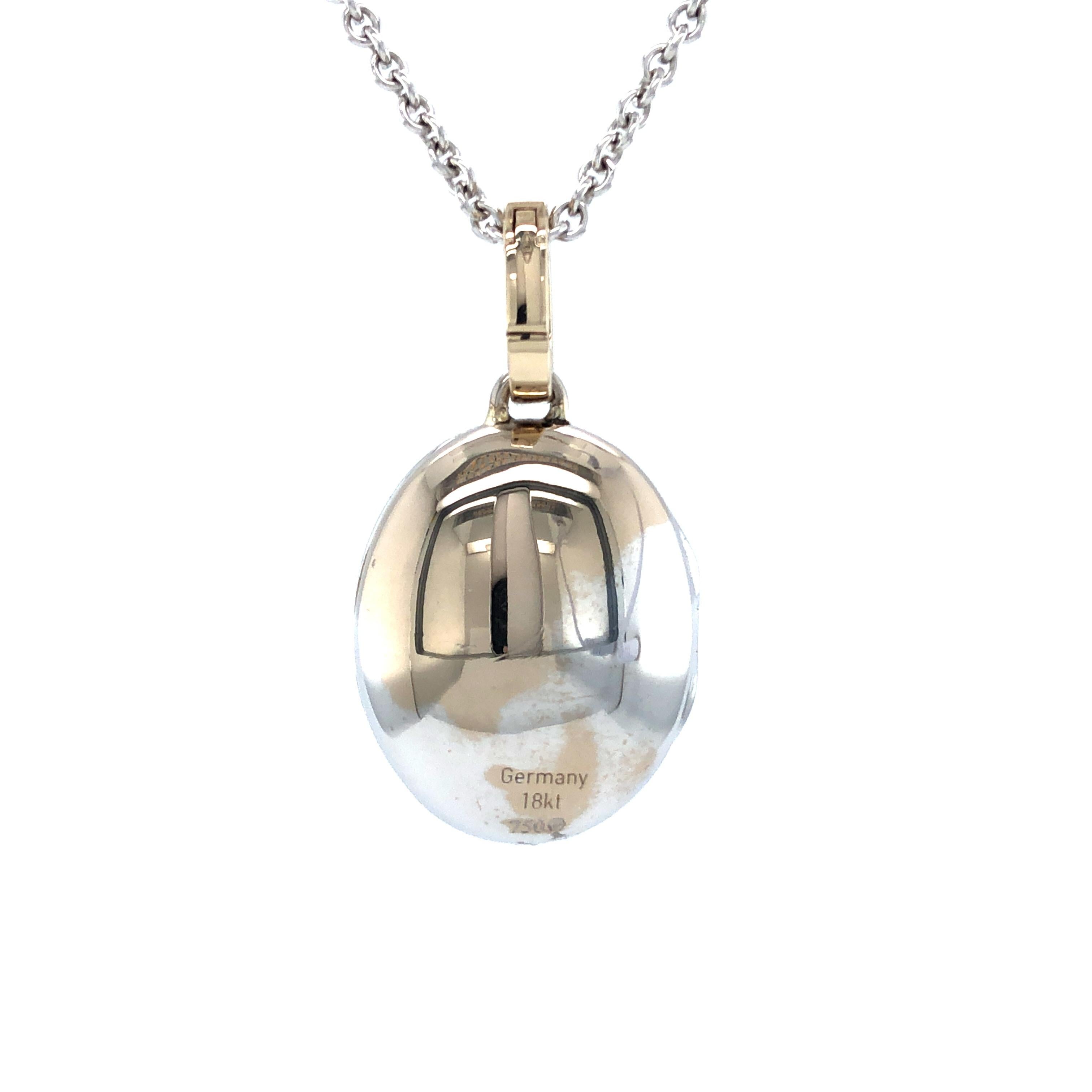Brilliant Cut Oval Pendant Locket Necklace 18k White Gold 1 Diam. 0.04ct Black Mother of Pearl For Sale