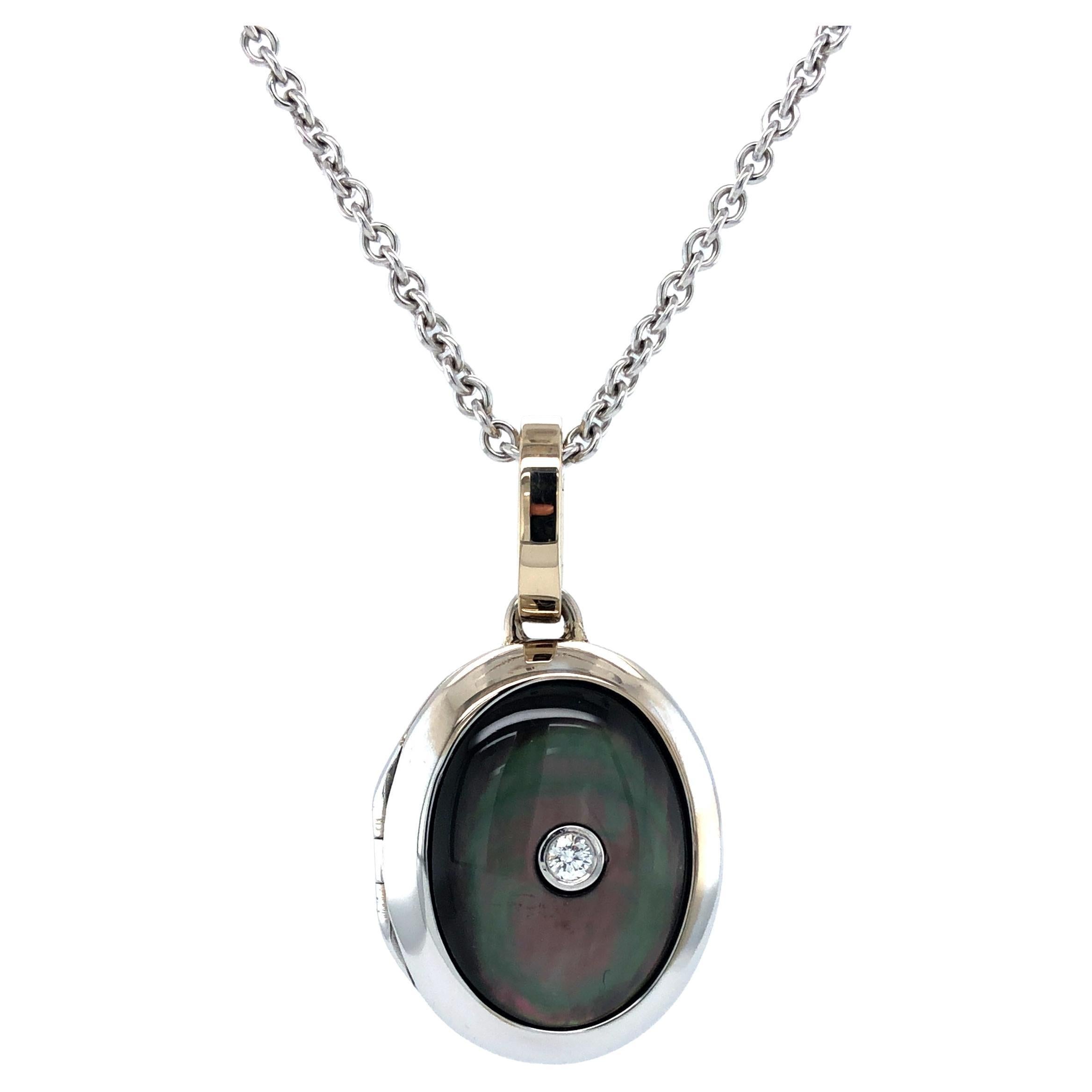 Oval Pendant Locket Necklace 18k White Gold 1 Diam. 0.04ct Black Mother of Pearl For Sale