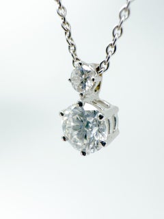 Pendant made of 18k white gold with diamonds