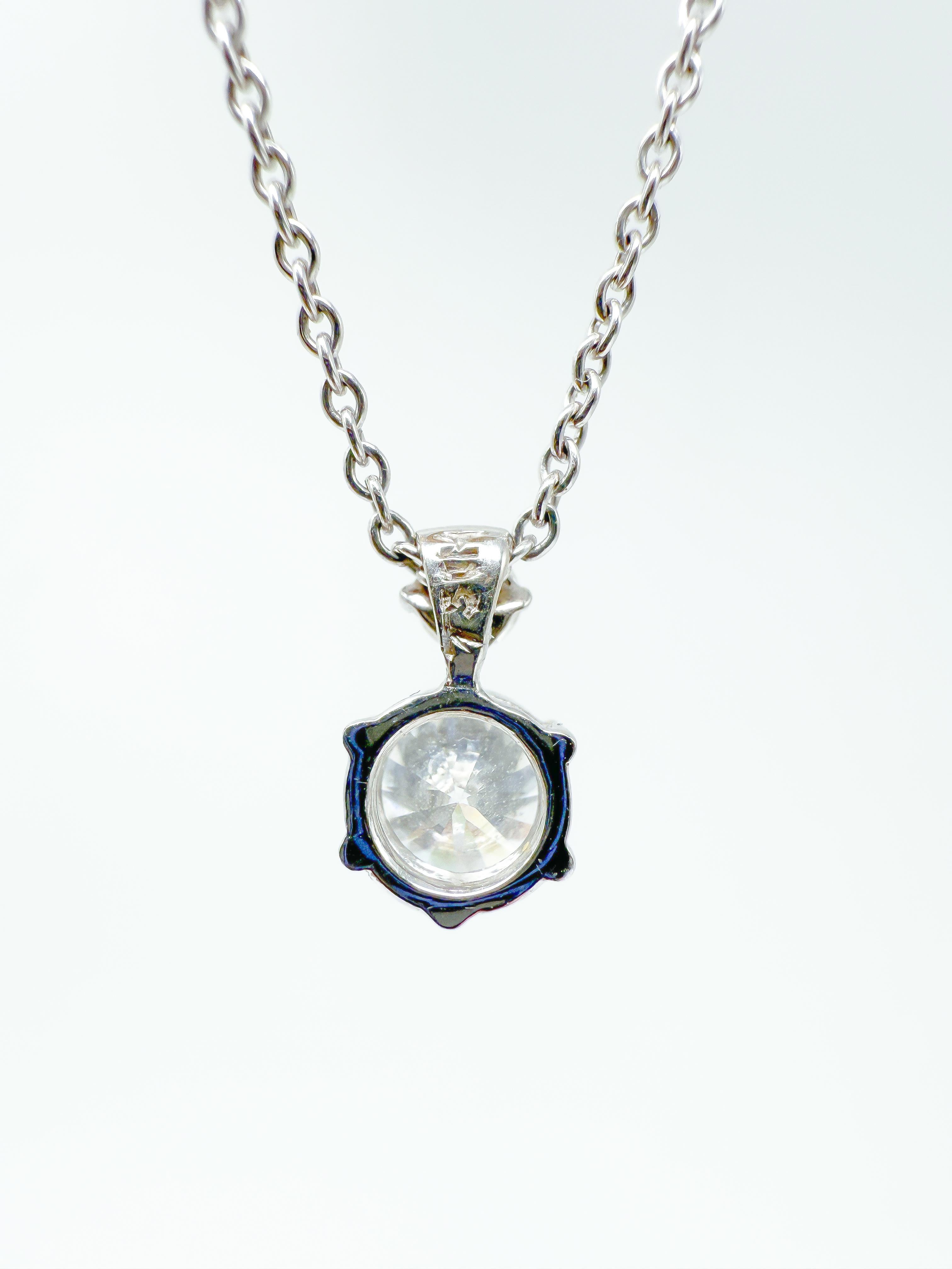 Taille brillant Pendentif en or blanc 18 carats avec diamants en vente