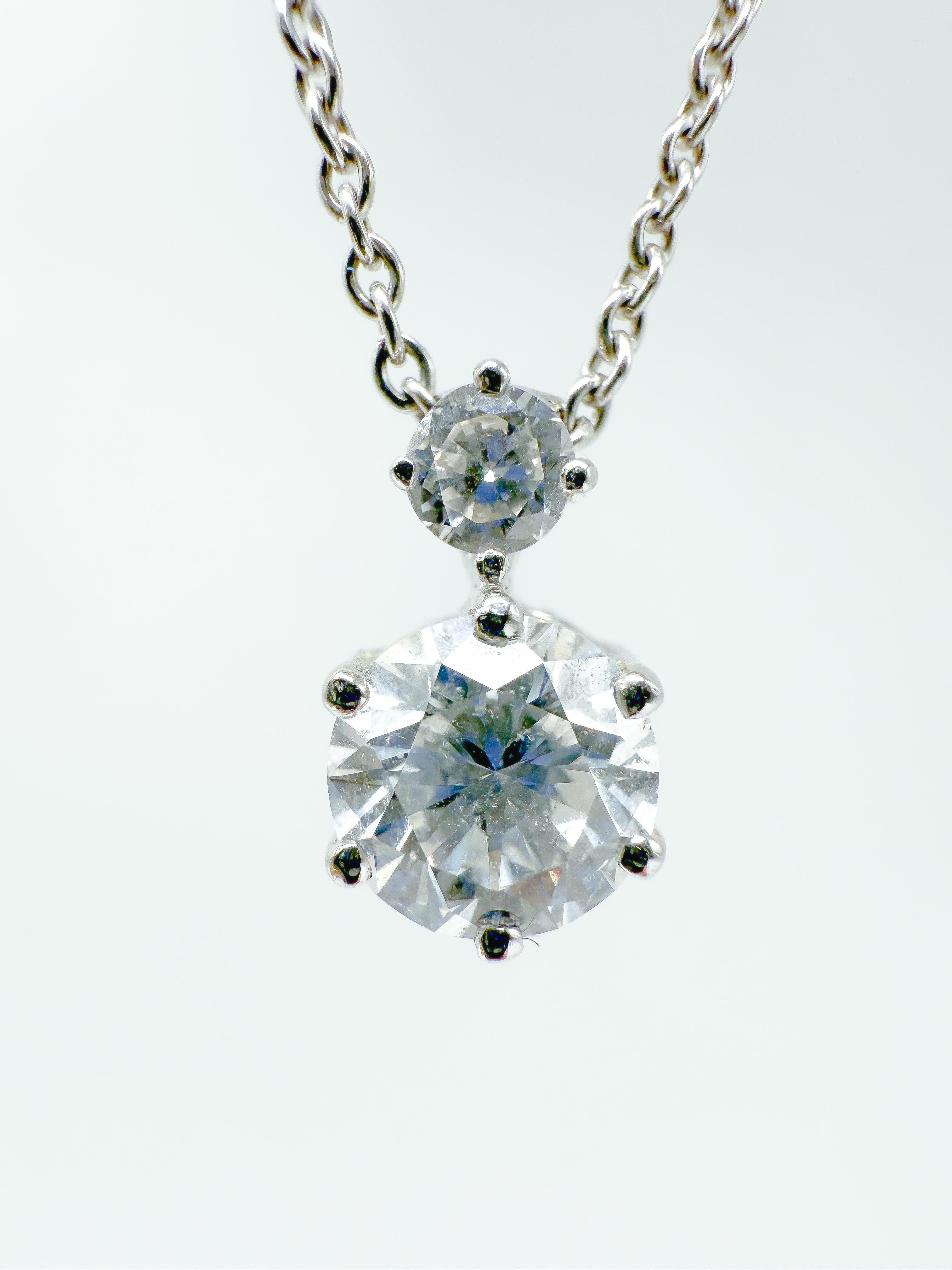 Pendentif en or blanc 18 carats avec diamants Pour femmes en vente